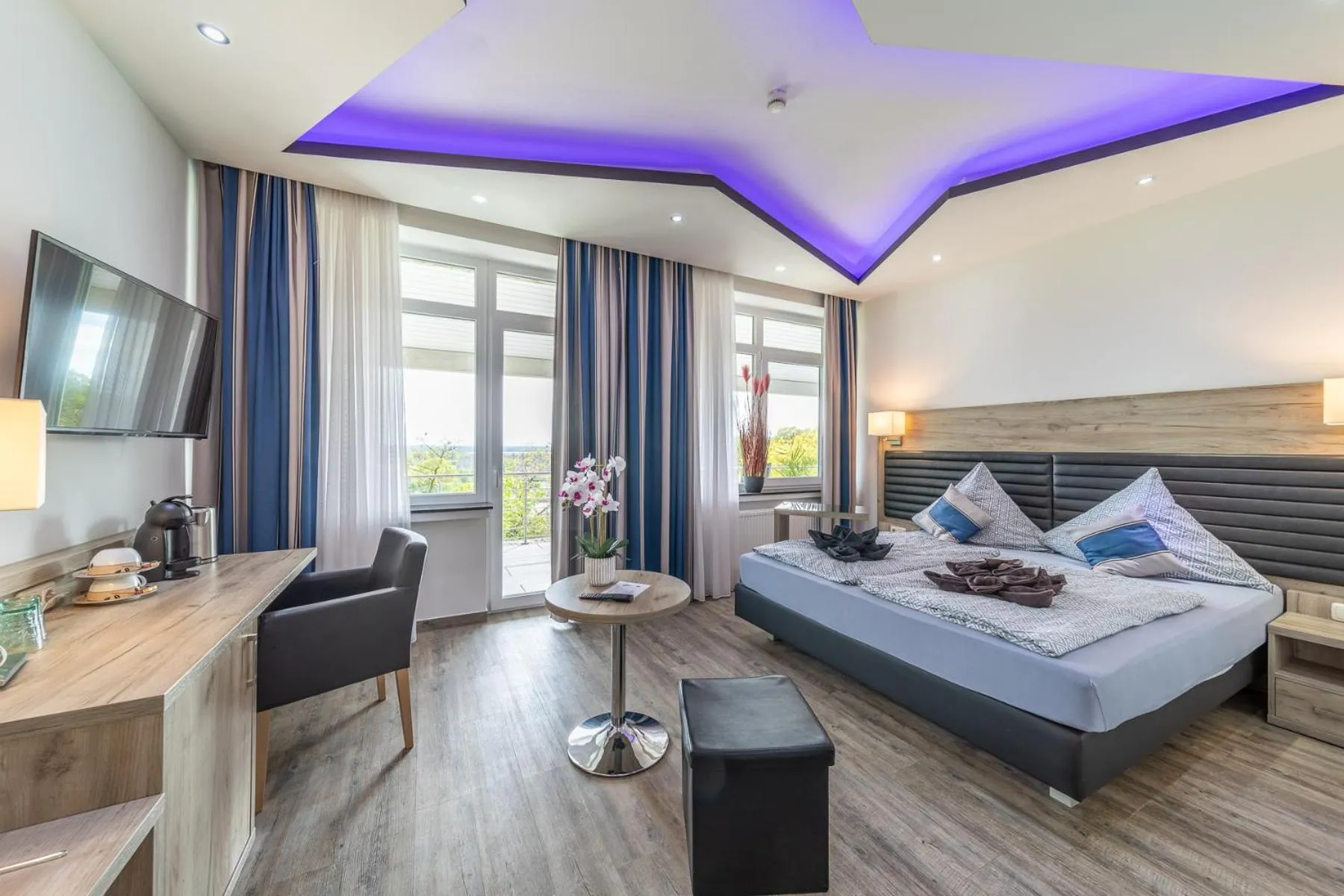 Bed in Hotel Zum Halbmond