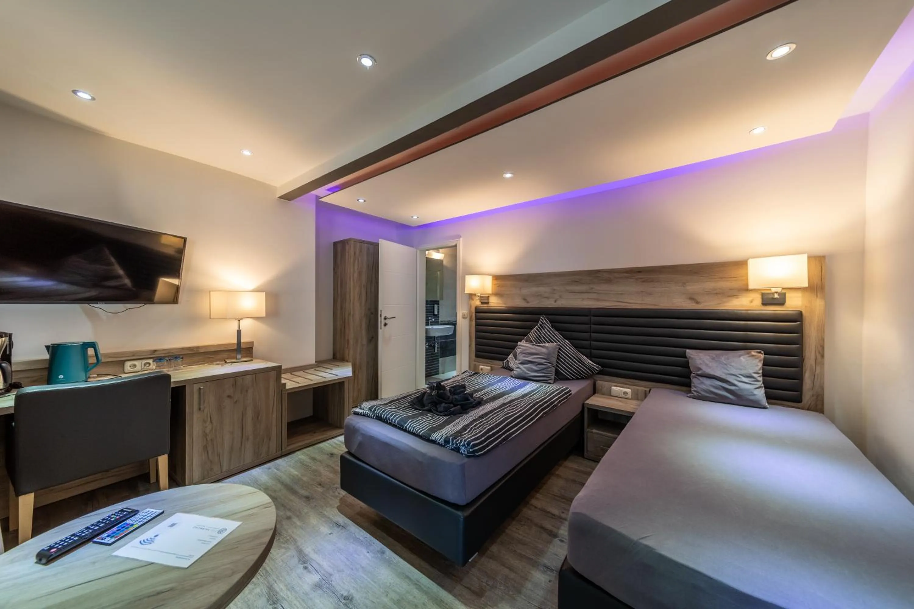 Bed in Hotel Zum Halbmond