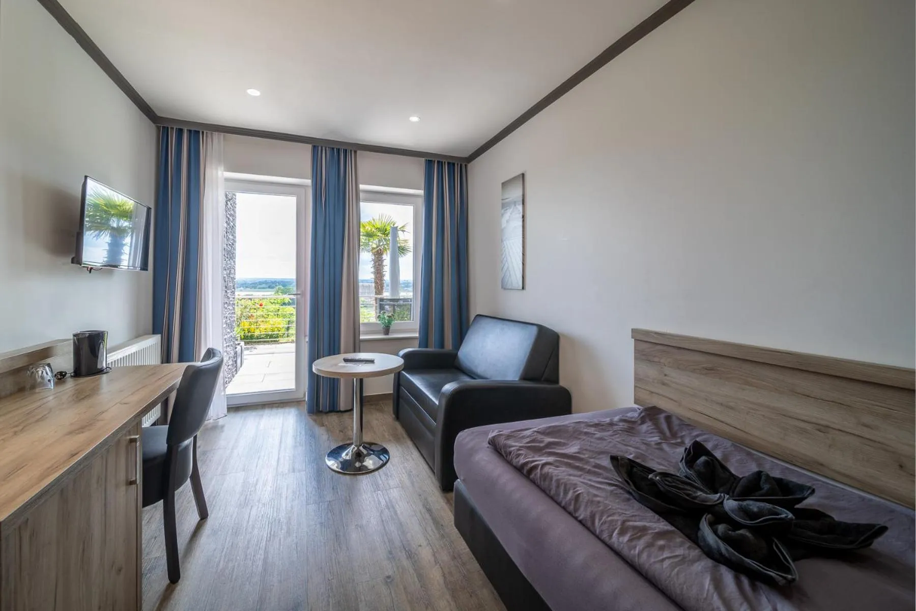 Photo of the whole room in Hotel Zum Halbmond