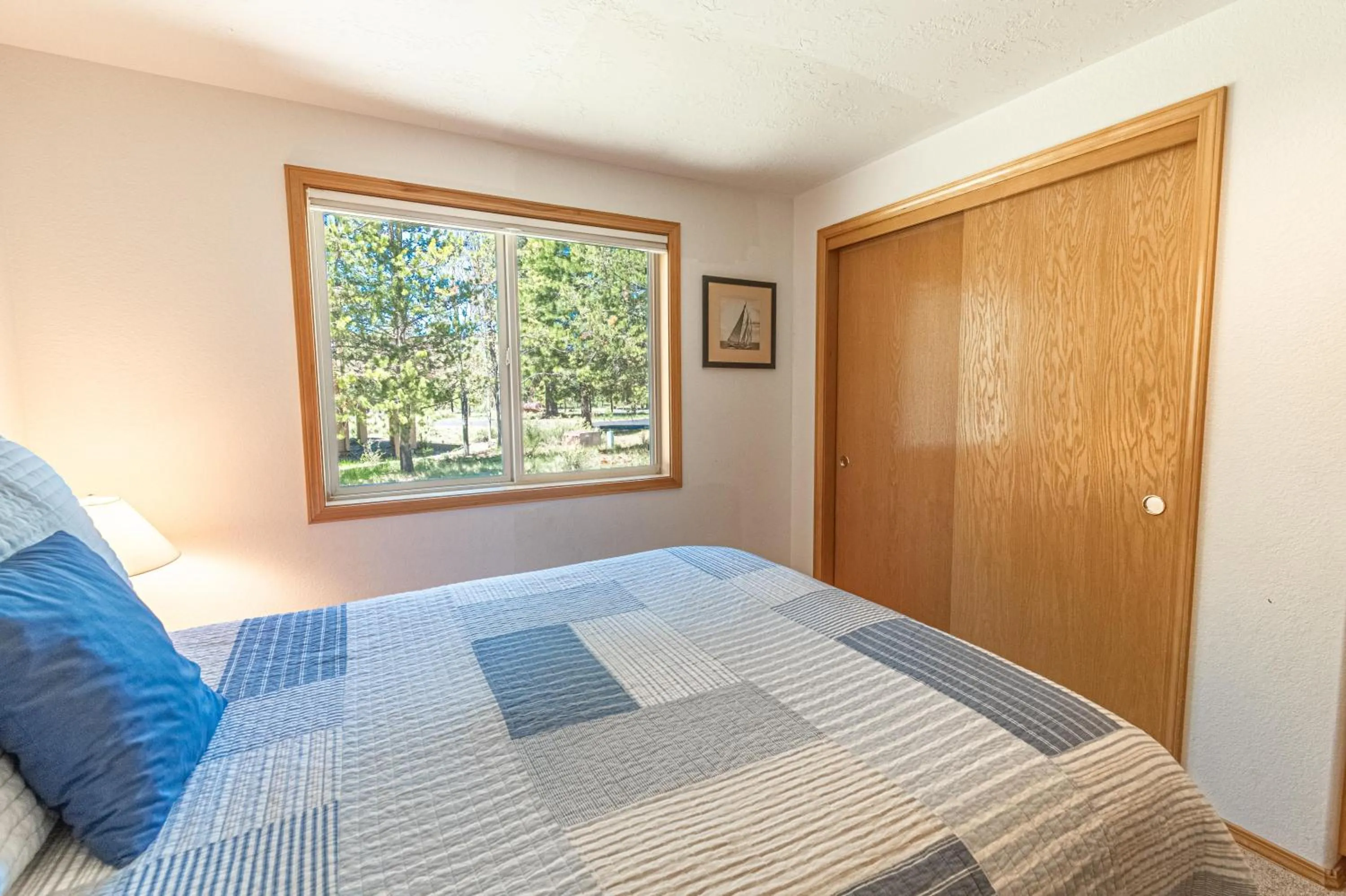 Bed in Warbler - Unit 15