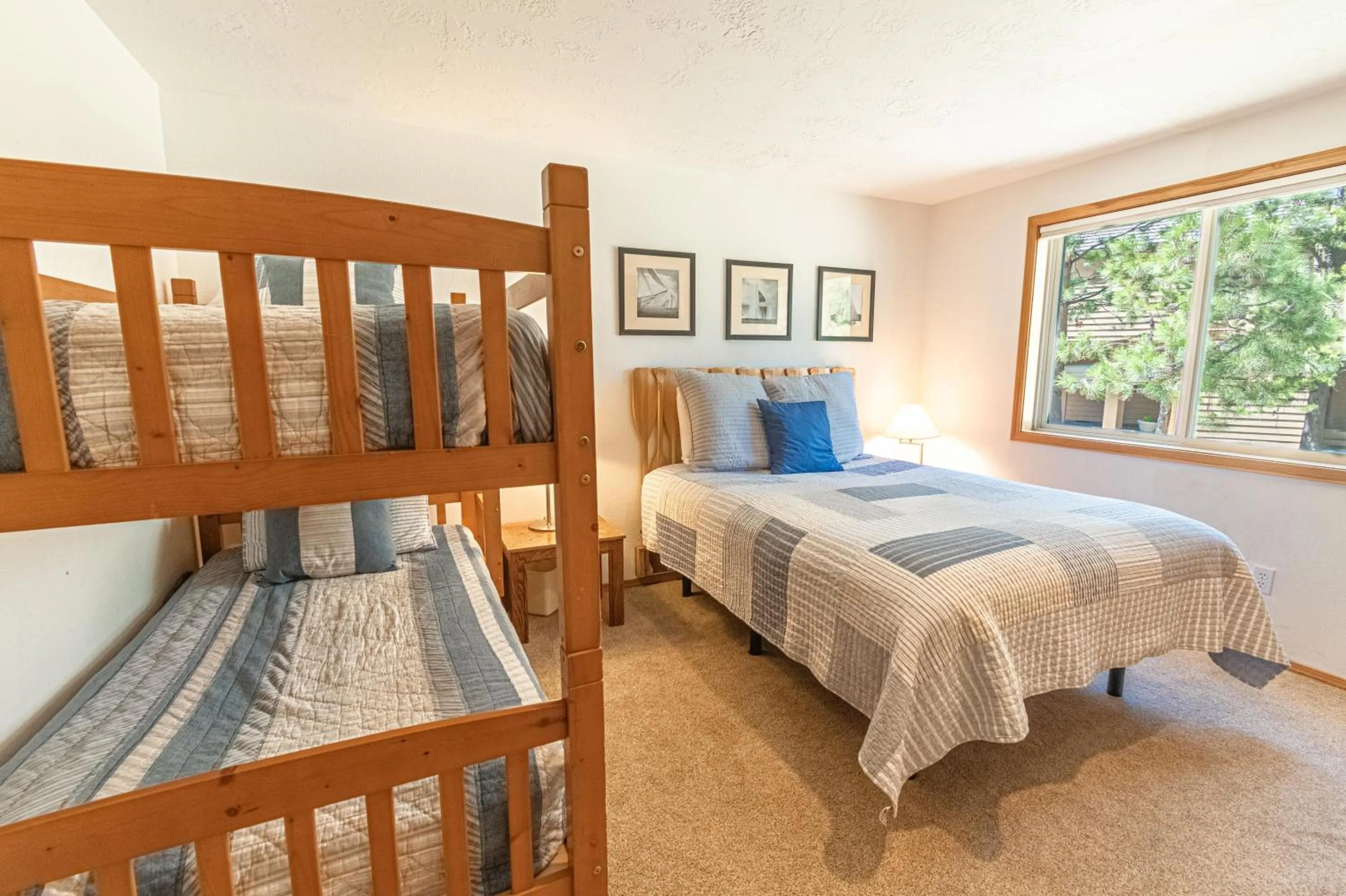 Bed in Warbler - Unit 15