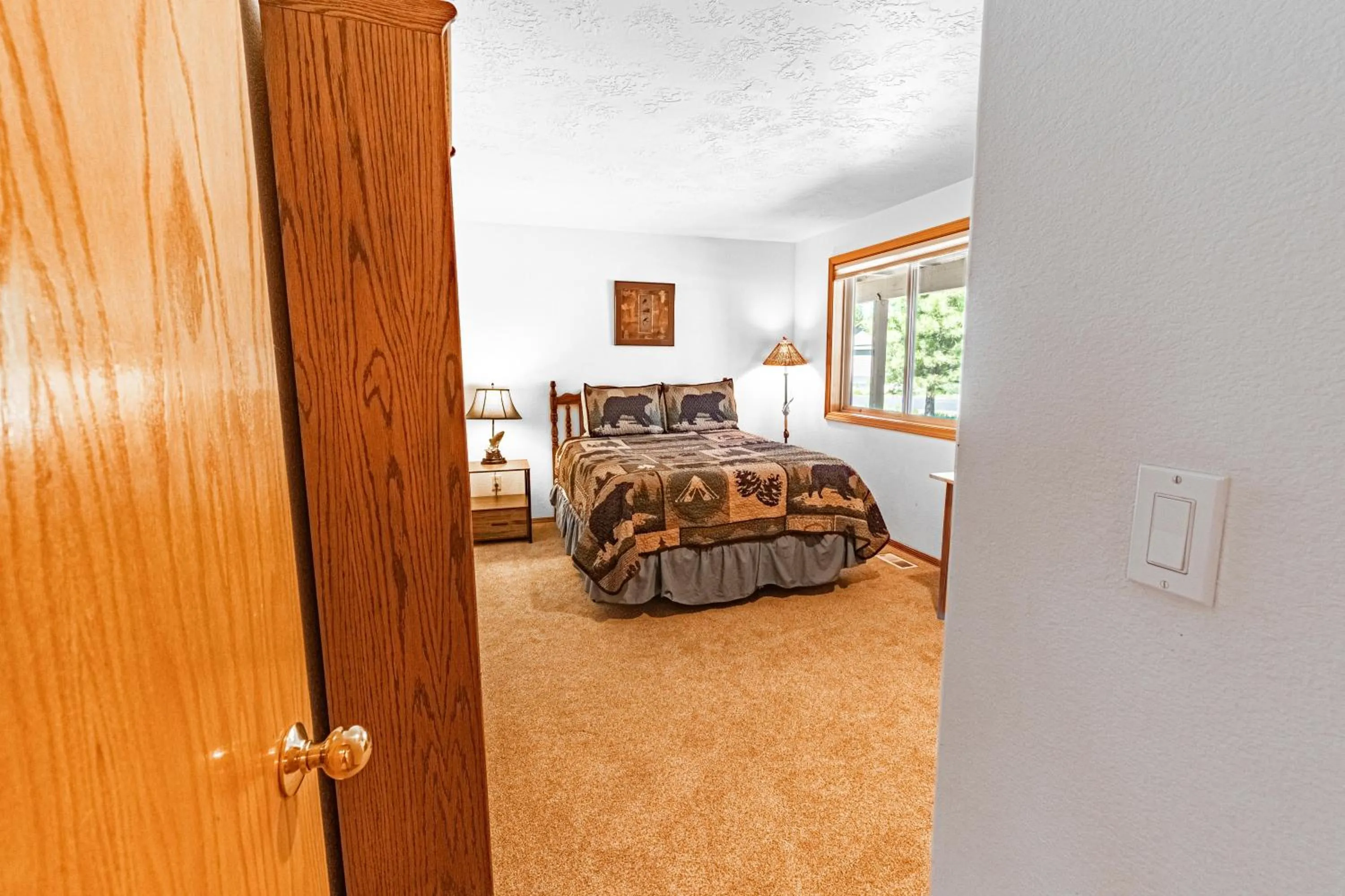 Bed in Warbler - Unit 15