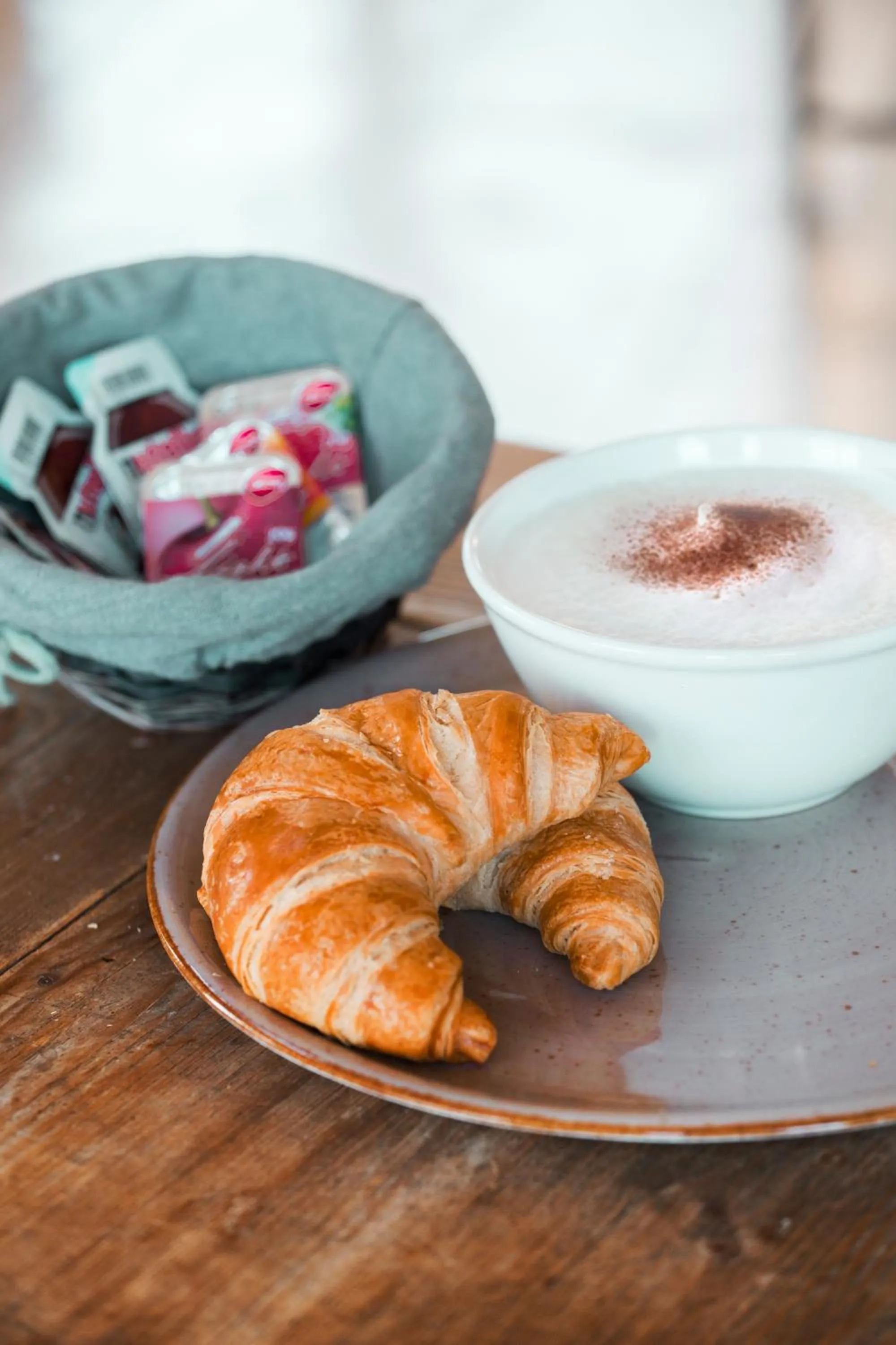 Food and drinks in Bed & Breakfast Unter den Linden