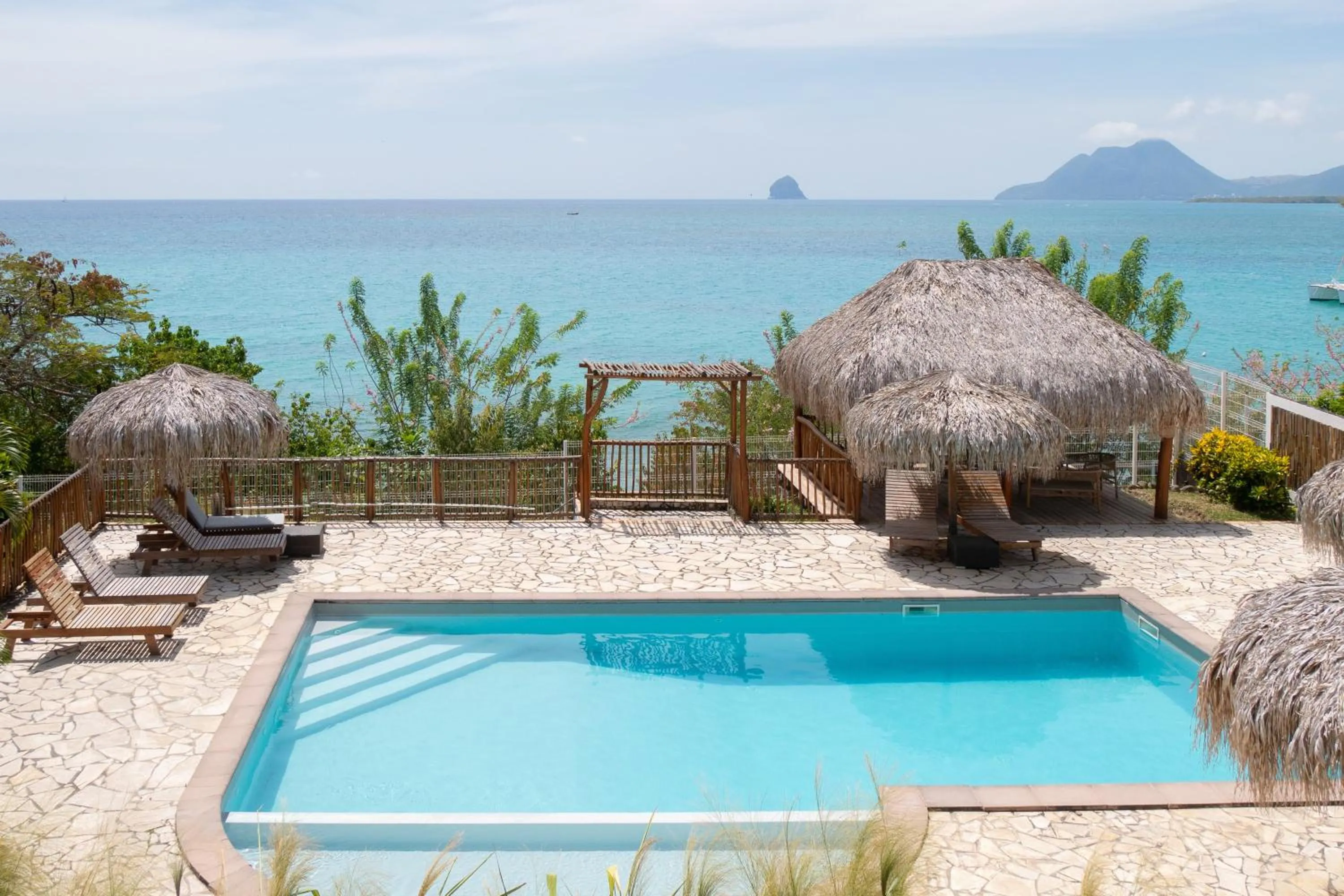 Pool view in Hôtel Iloma