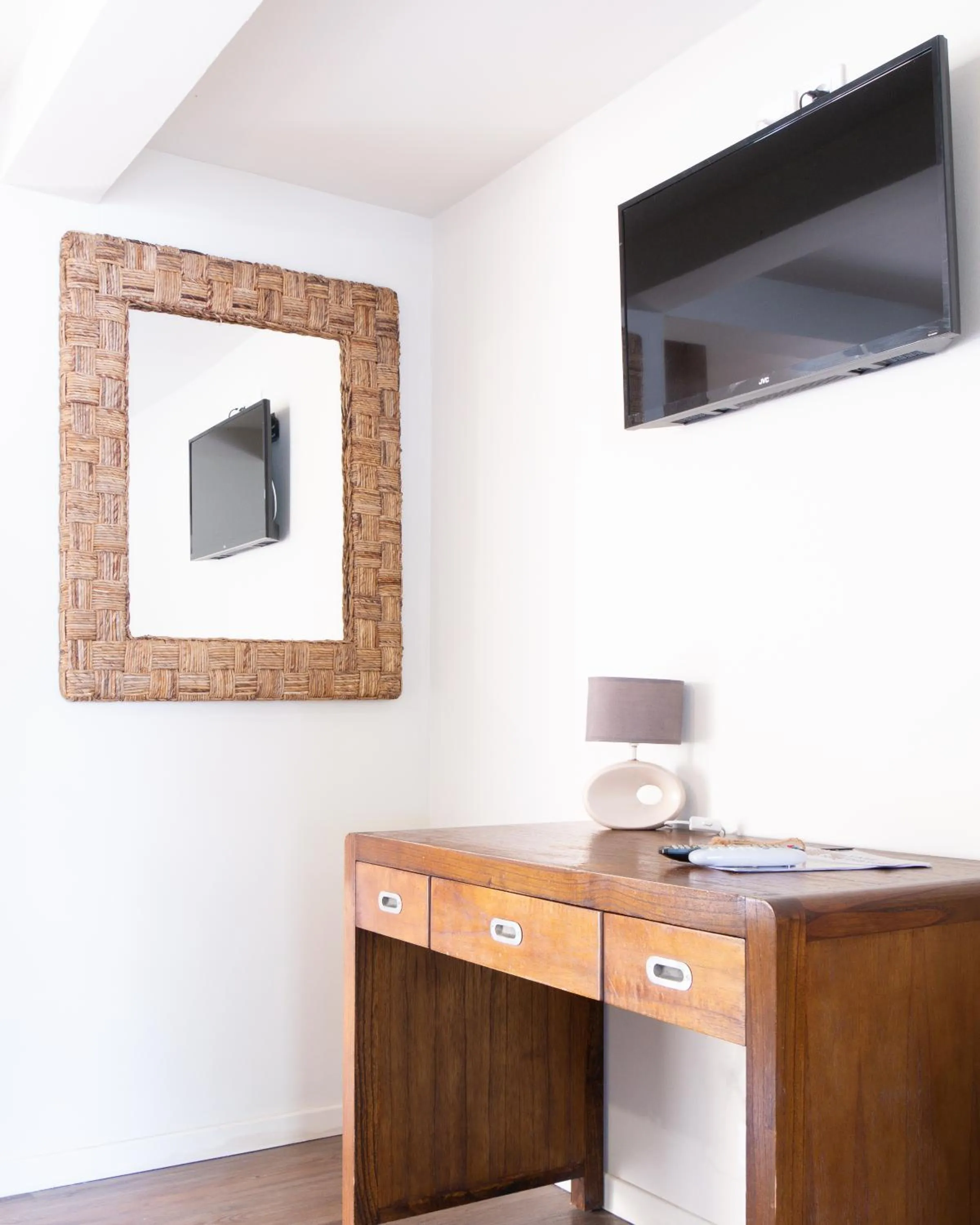 TV and multimedia in Hôtel Iloma