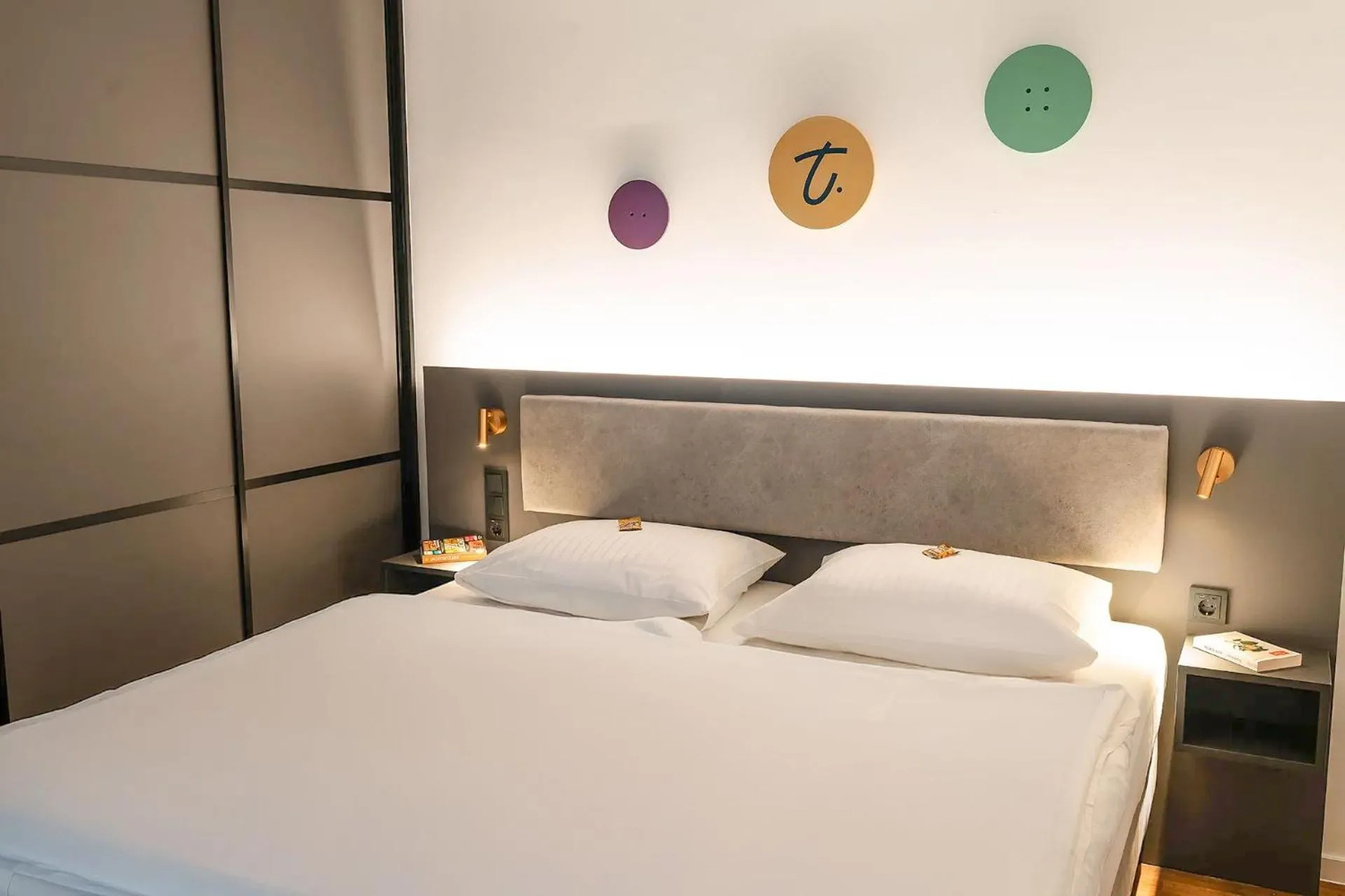 Bed in Hotel Am Triller - Hotel & Serviced Apartments