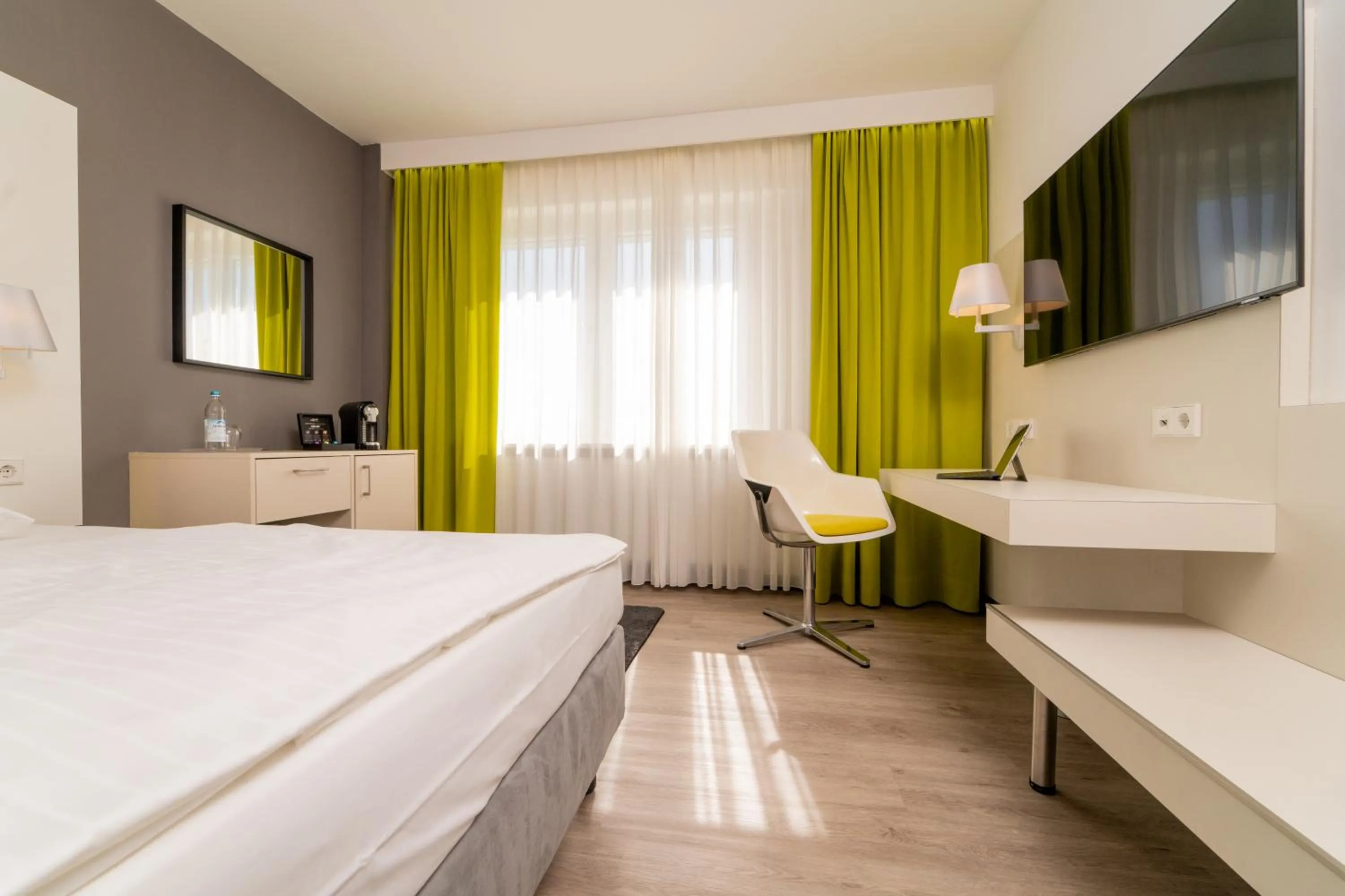Bed in Hotel Am Triller - Hotel & Serviced Apartments