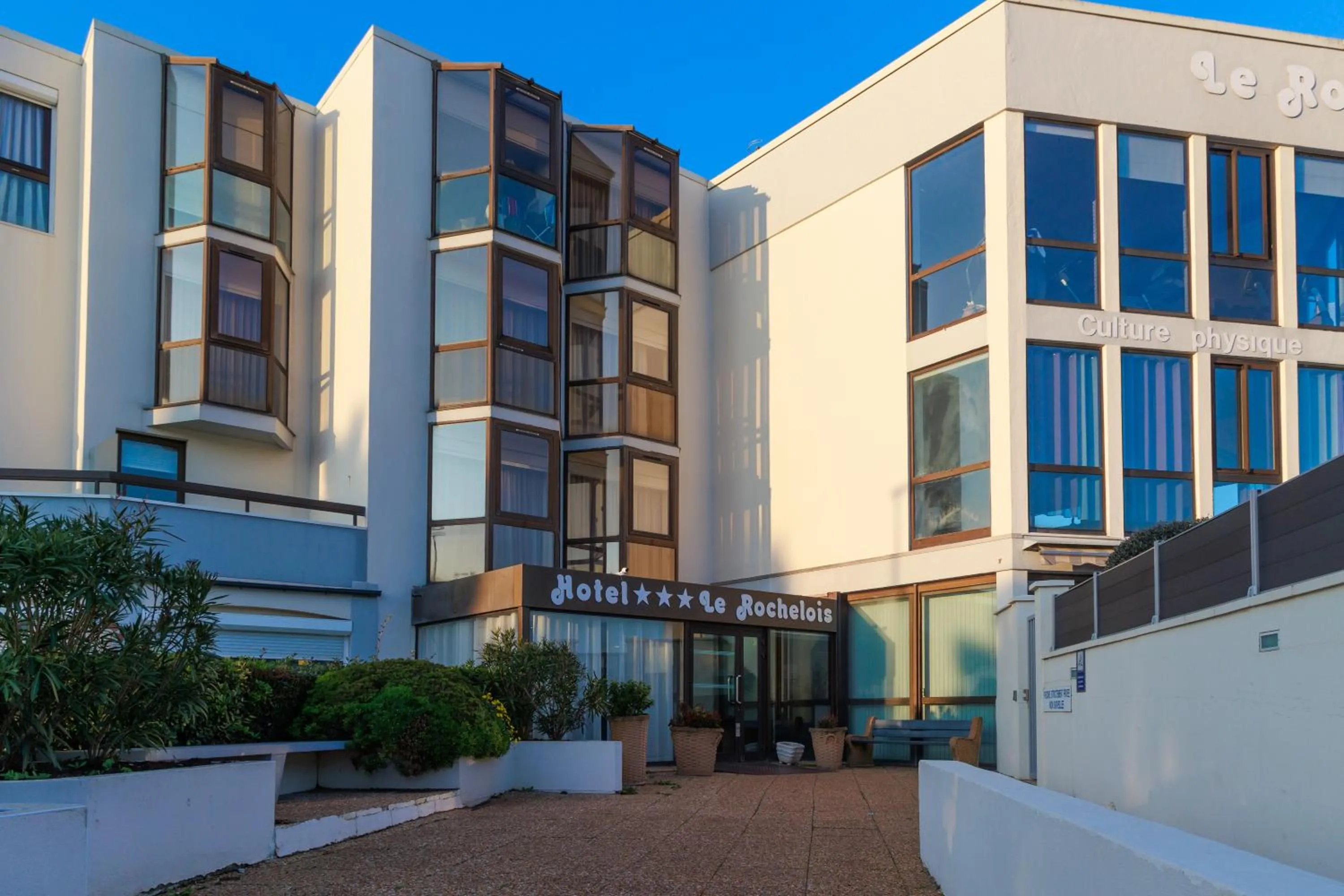 Property building in Logis Hôtel Le Rochelois