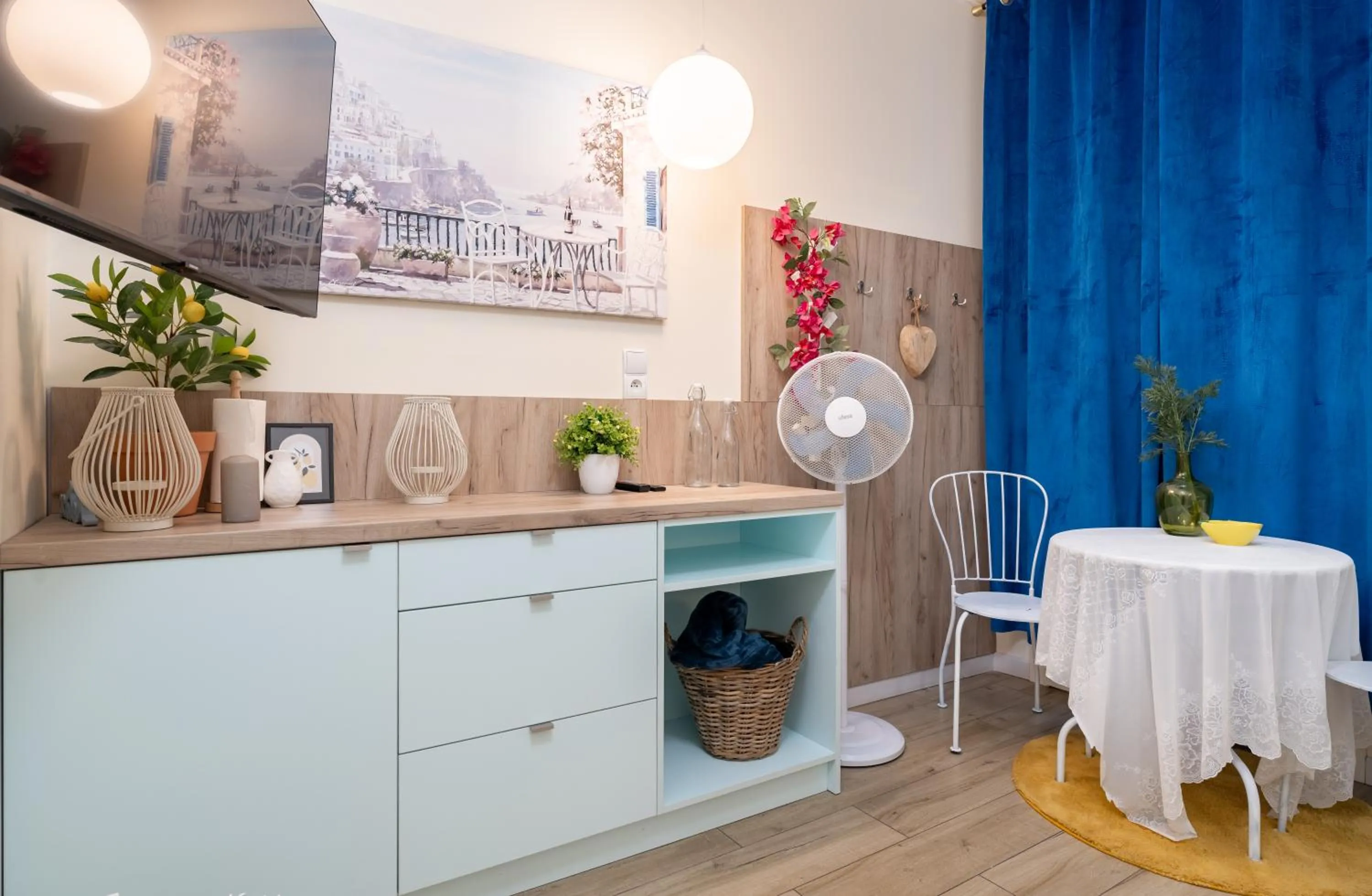 wardrobe in Łazienna Premier by Rentoom