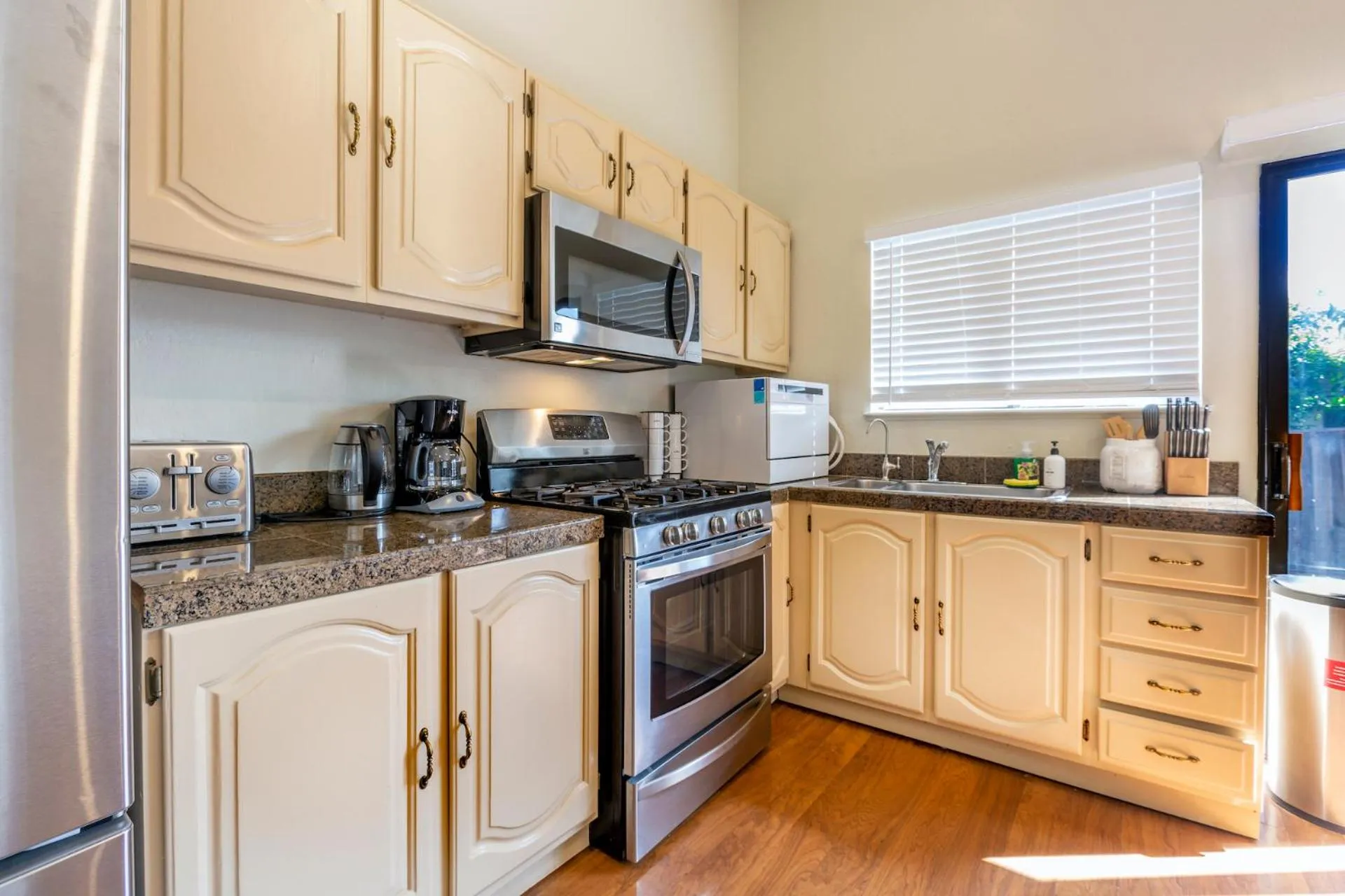 Kitchen or kitchenette in @ Marbella Lane 6BR Duplex in Downtown San Jose
