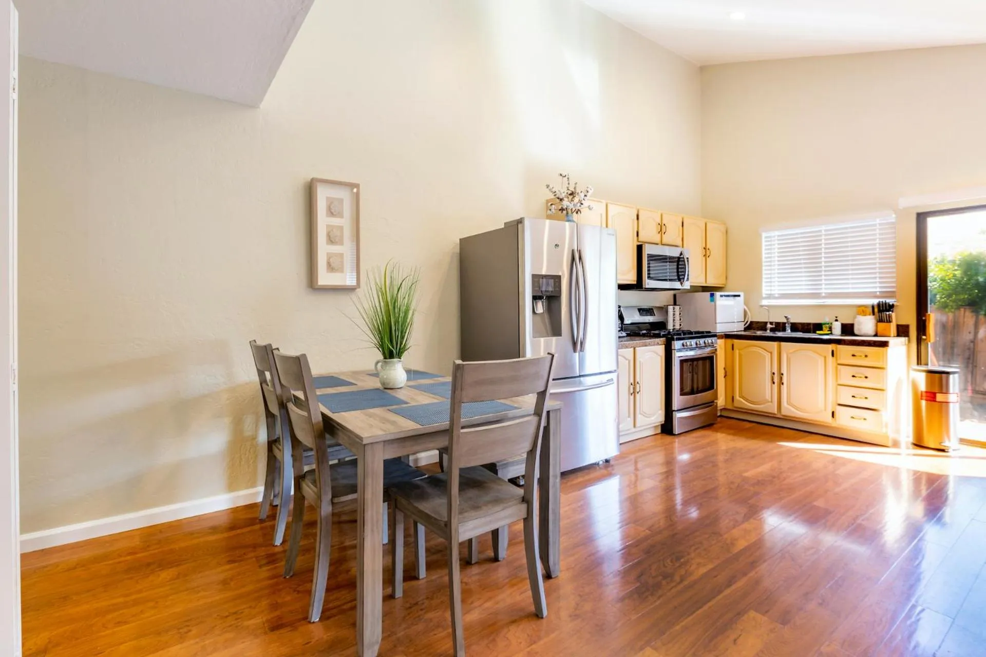 Kitchen or kitchenette in @ Marbella Lane 6BR Duplex in Downtown San Jose