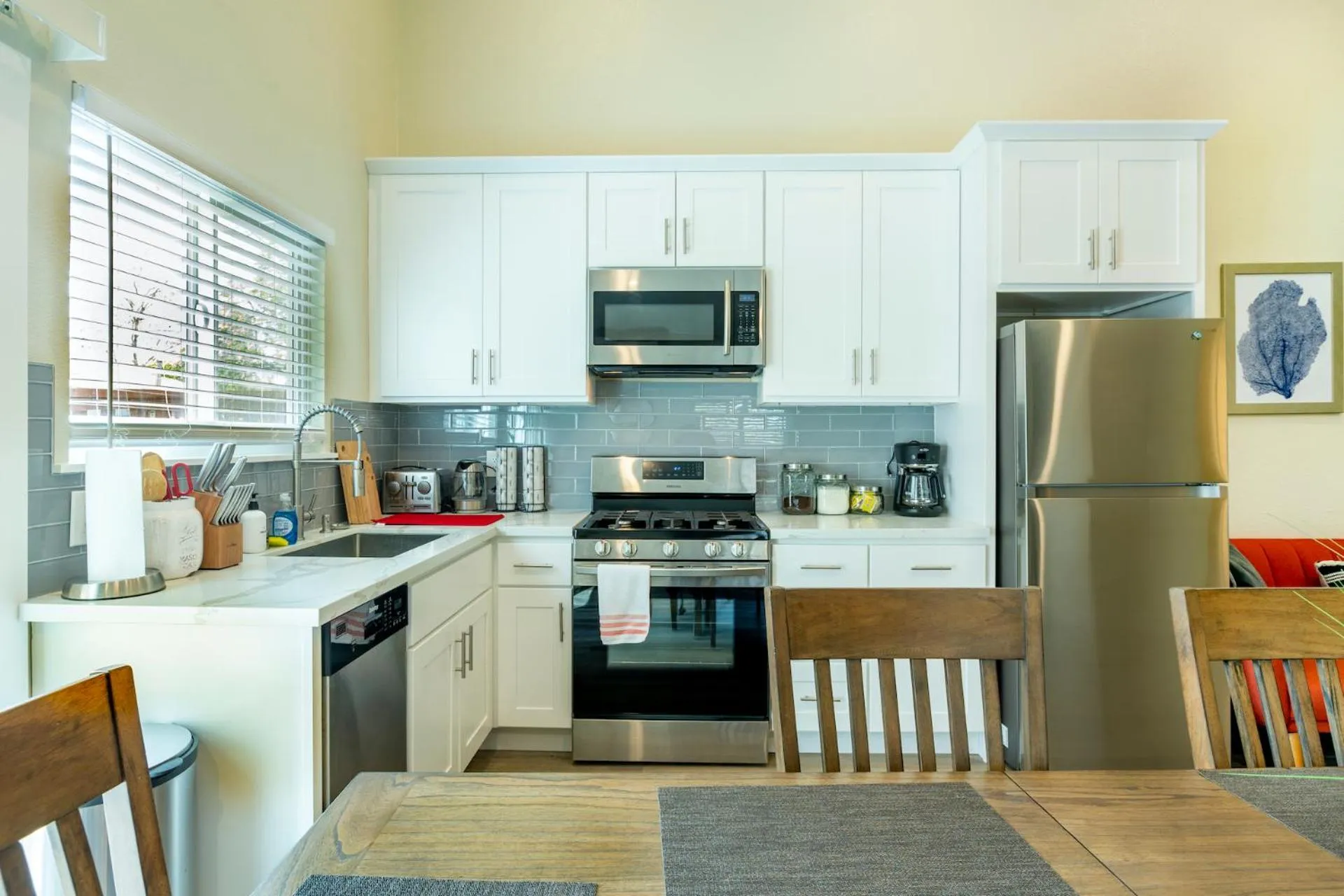 Kitchen or kitchenette in @ Marbella Lane 6BR Duplex in Downtown San Jose