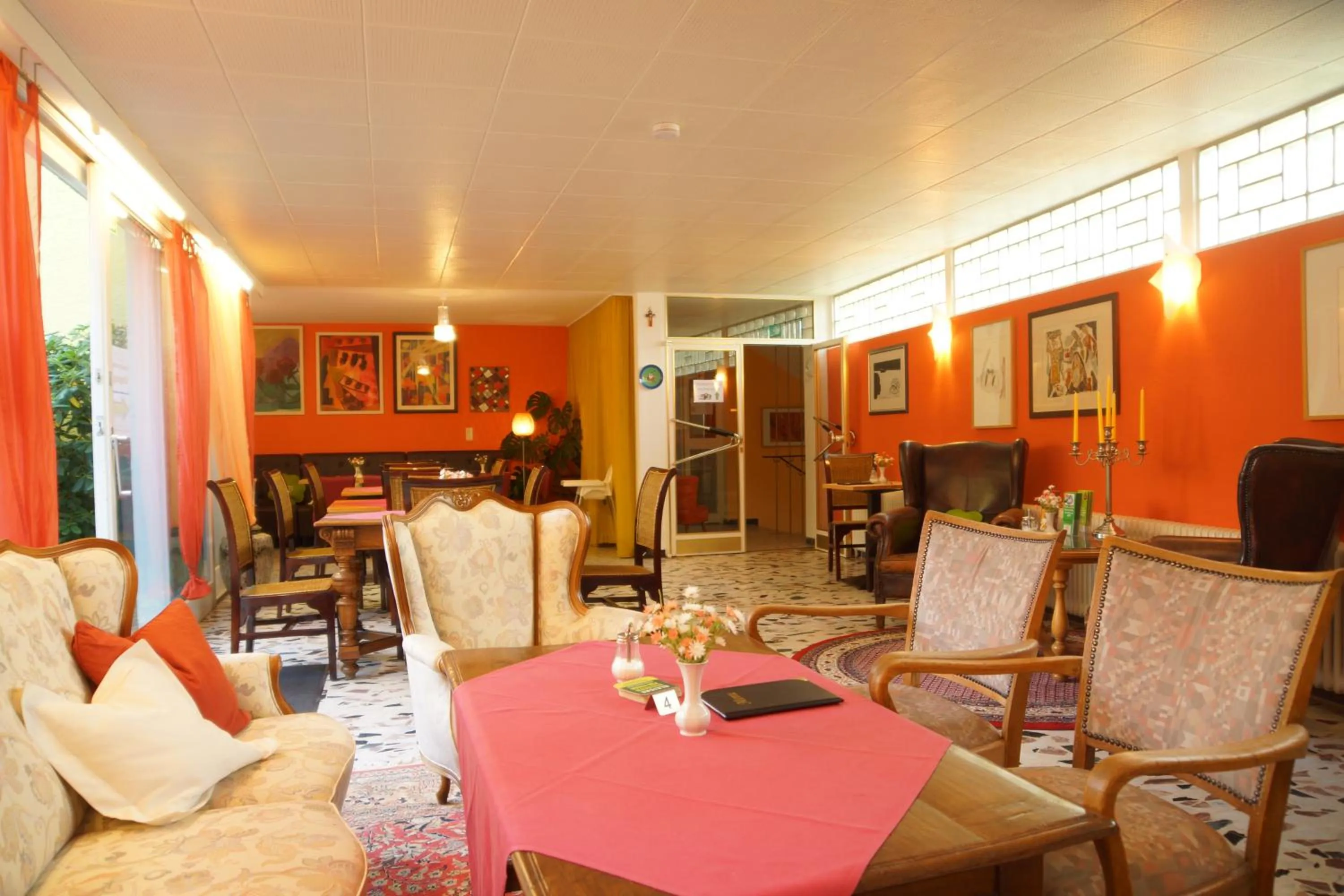 Restaurant/places to eat in Haus am Kurpark