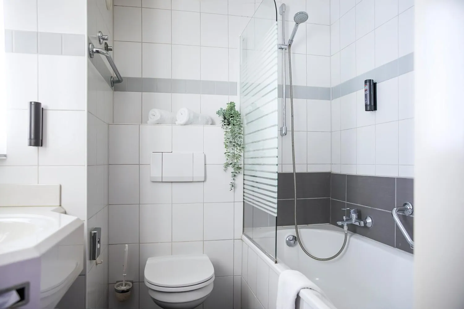 Bathroom in ACHAT Hotel Heppenheim