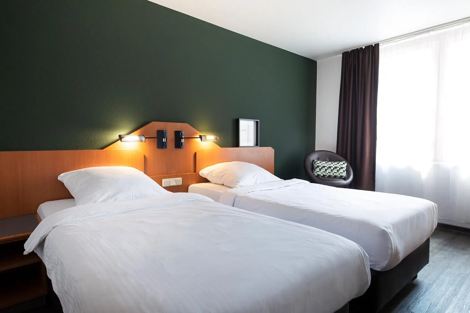 Photo of the whole room, Bed in ACHAT Hotel Heppenheim