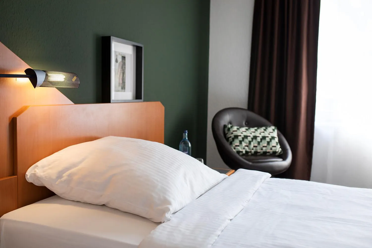 Photo of the whole room, Bed in ACHAT Hotel Heppenheim