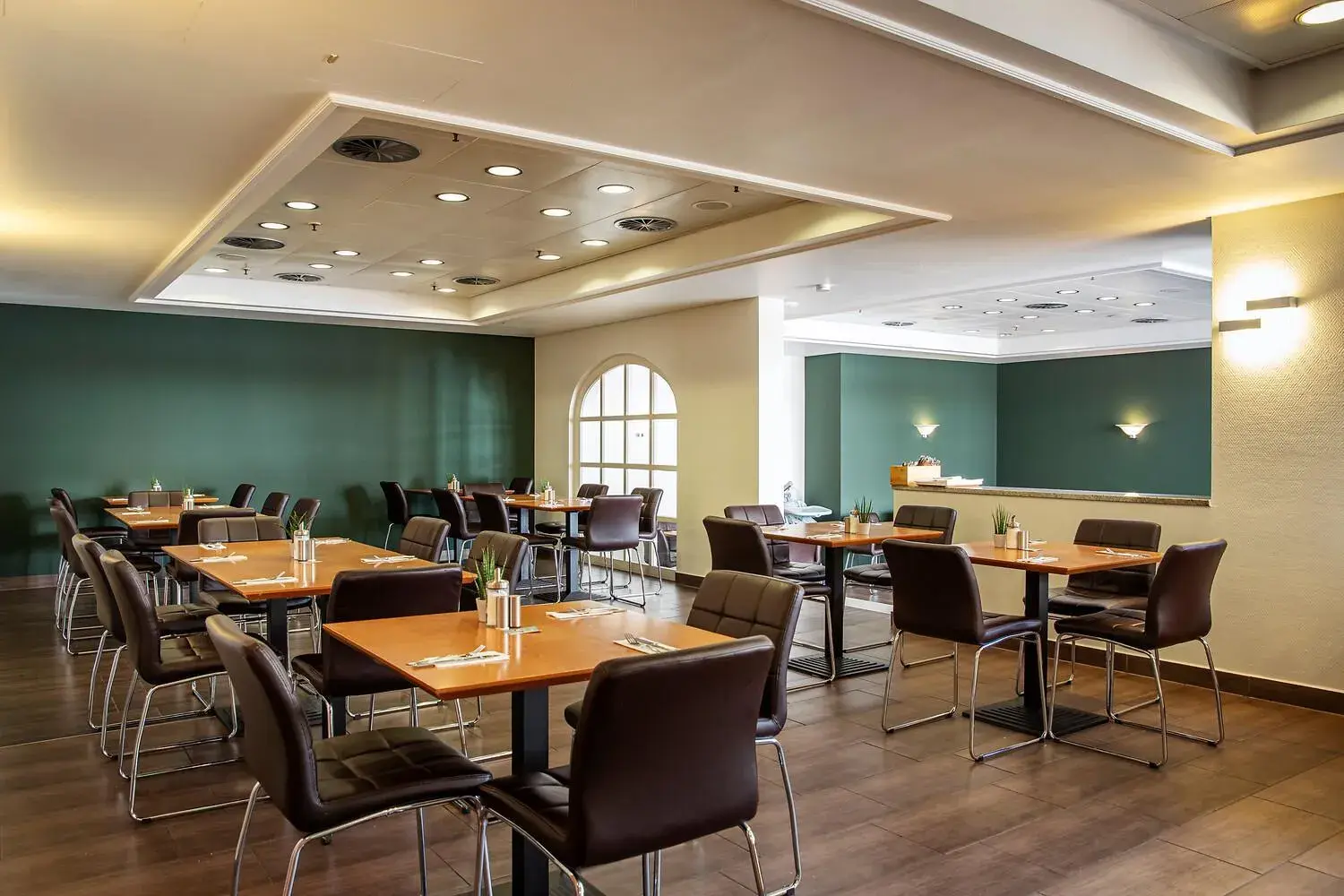 Restaurant/places to eat in ACHAT Hotel Heppenheim Restaurant/places to eat in ACHAT Hotel Heppenheim