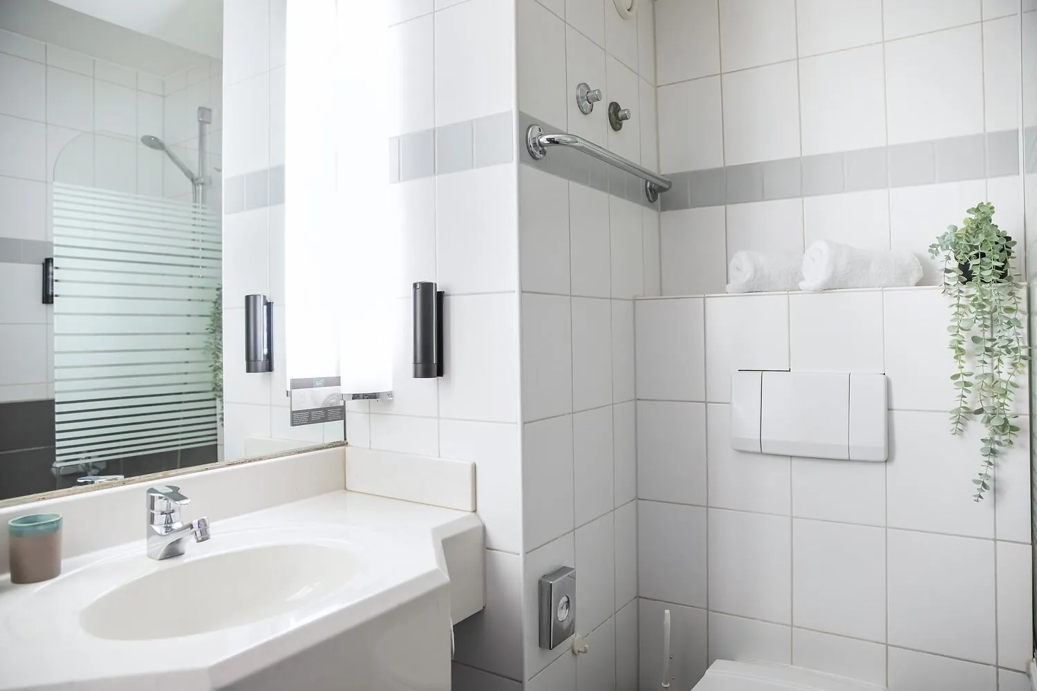 Bathroom in ACHAT Hotel Heppenheim