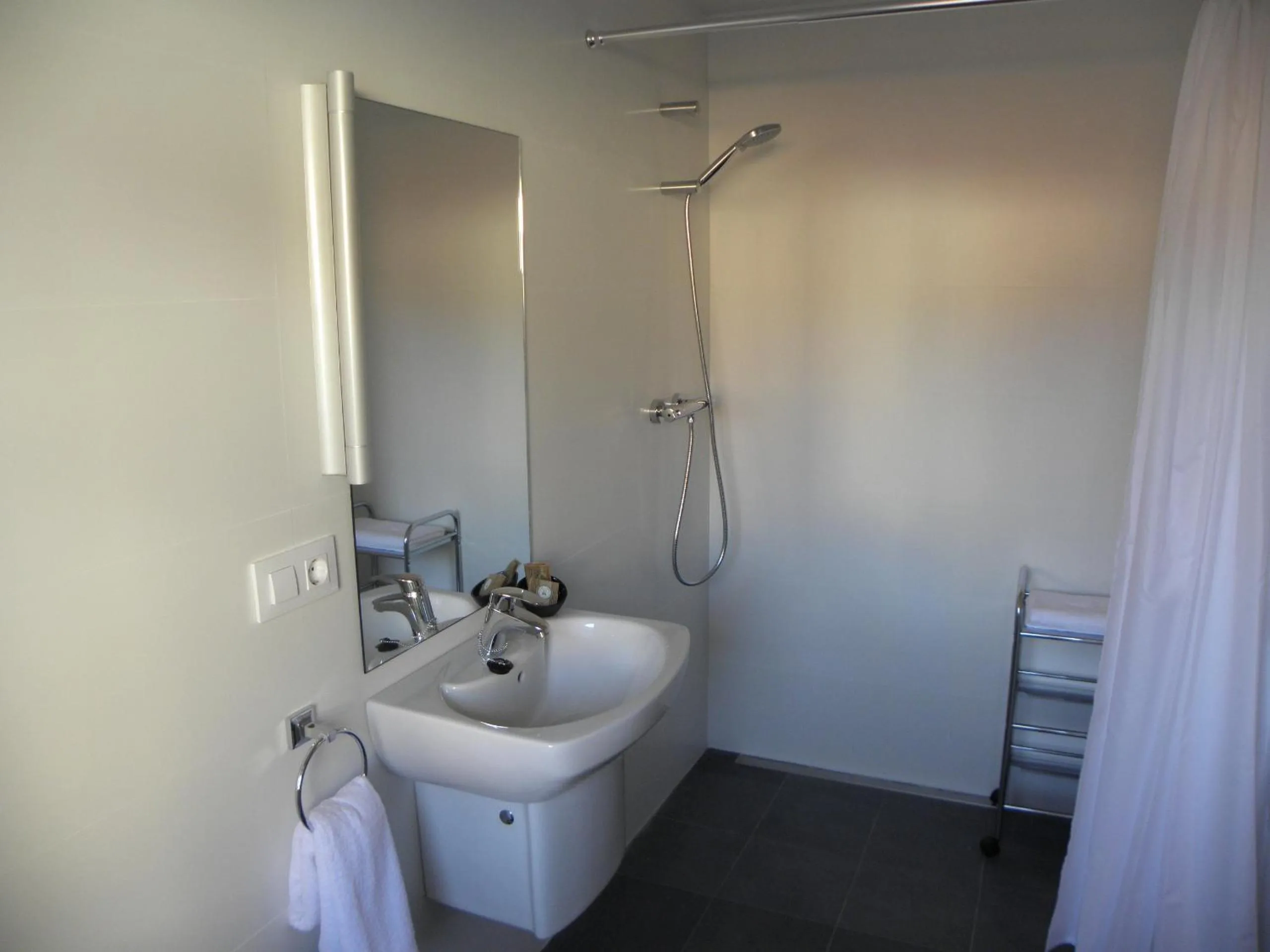 Bathroom in Apartaments i habitacions Can Morera Olot