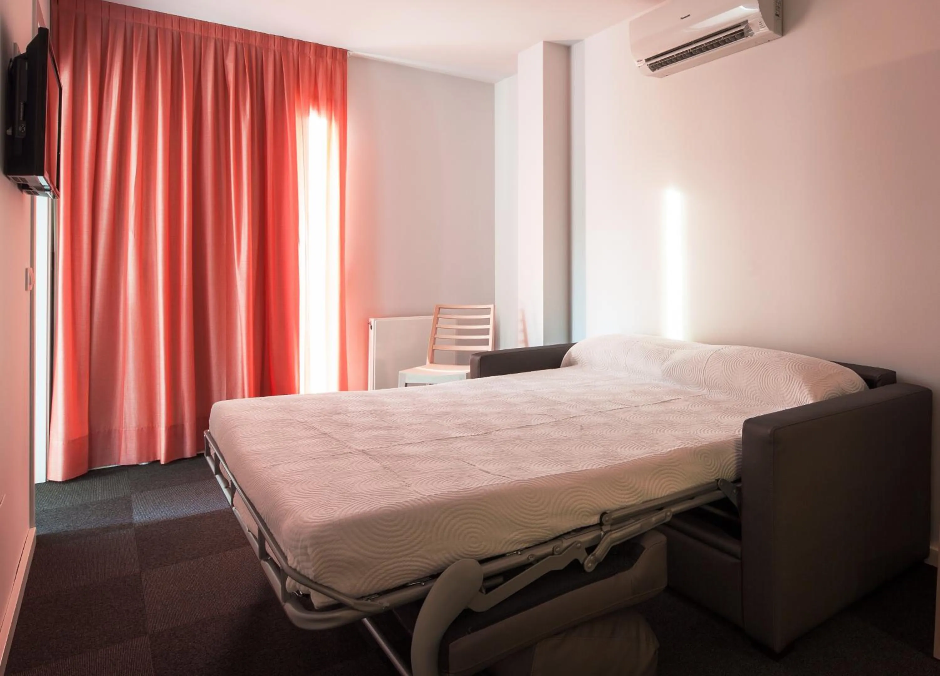 Photo of the whole room, Bed in Apartaments i habitacions Can Morera Olot
