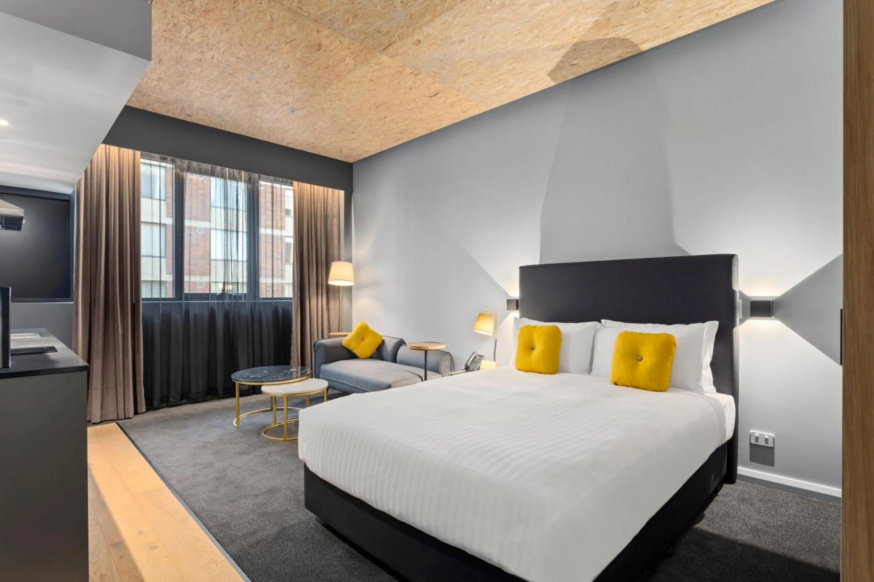 Kitchen or kitchenette, Bed in Hobart City Apartments