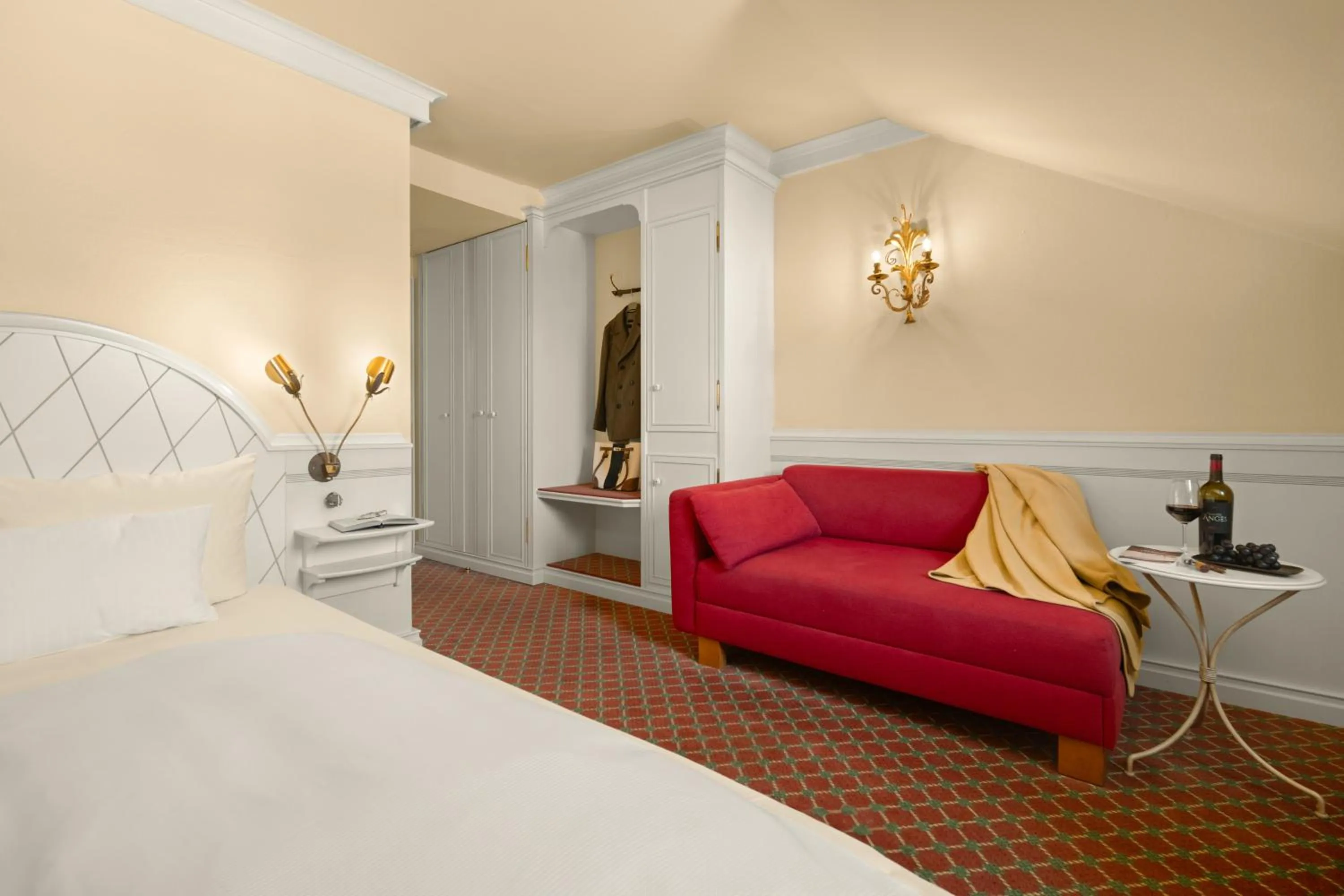 Photo of the whole room, Bed in Hotel Dreiflüssehof