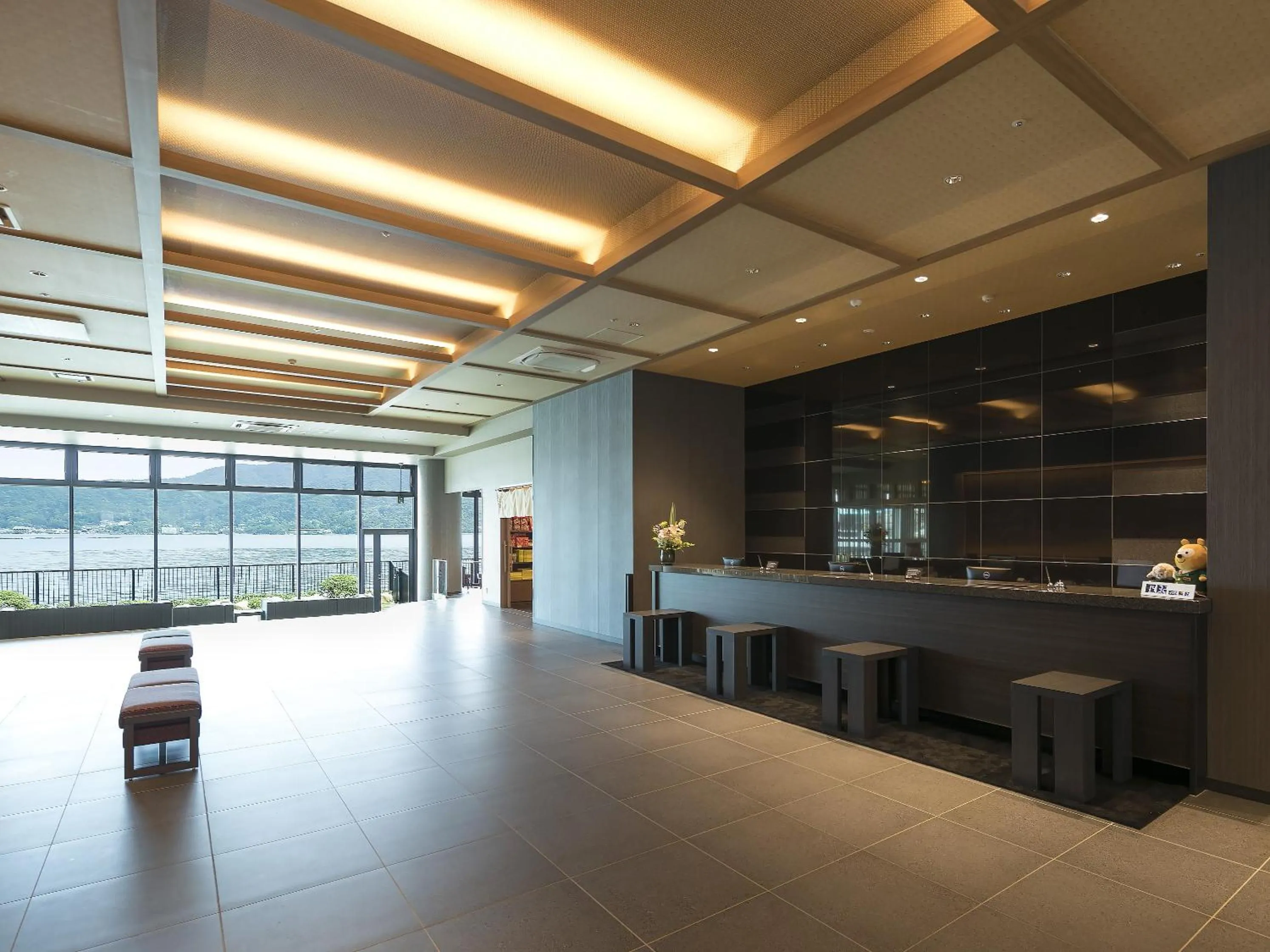 Lobby or reception in Grandvrio Hotel Miyajima Wakura - ROUTE INN HOTELS -