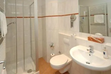 Bathroom in Rotenberg PT Hotel