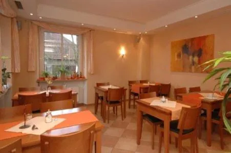 Restaurant/places to eat in Rotenberg PT Hotel