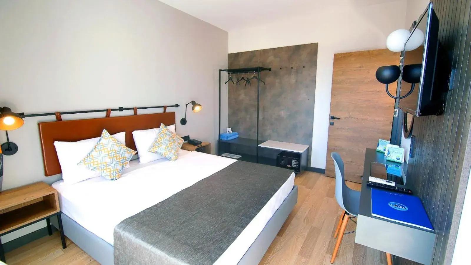 Photo of the whole room, Bed in Ramira Joy Hotel Photo of the whole room, Bed in Ramira Joy Hotel