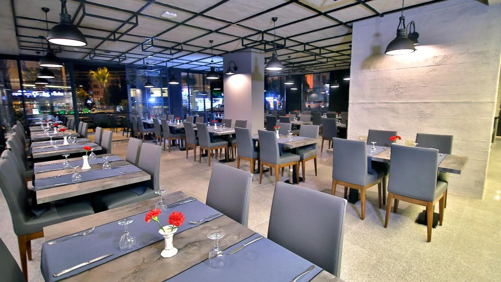 Restaurant/places to eat in Ramira Joy Hotel