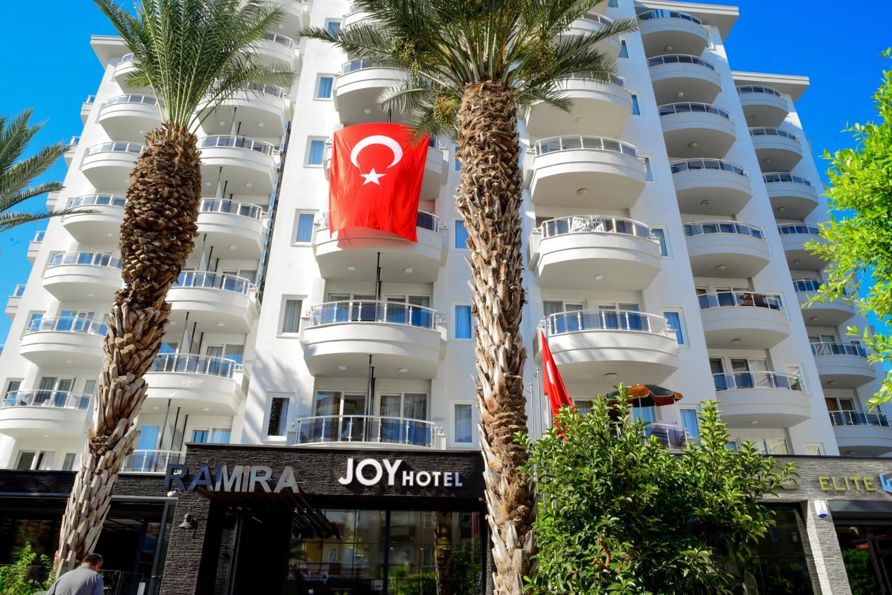 Facade/entrance in Ramira Joy Hotel