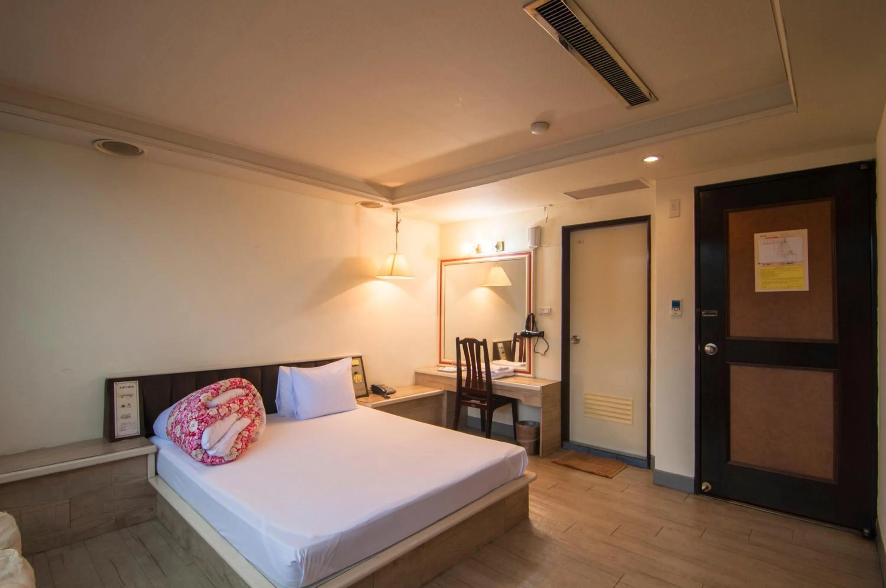 Standard Double Room in Dahua Hotel