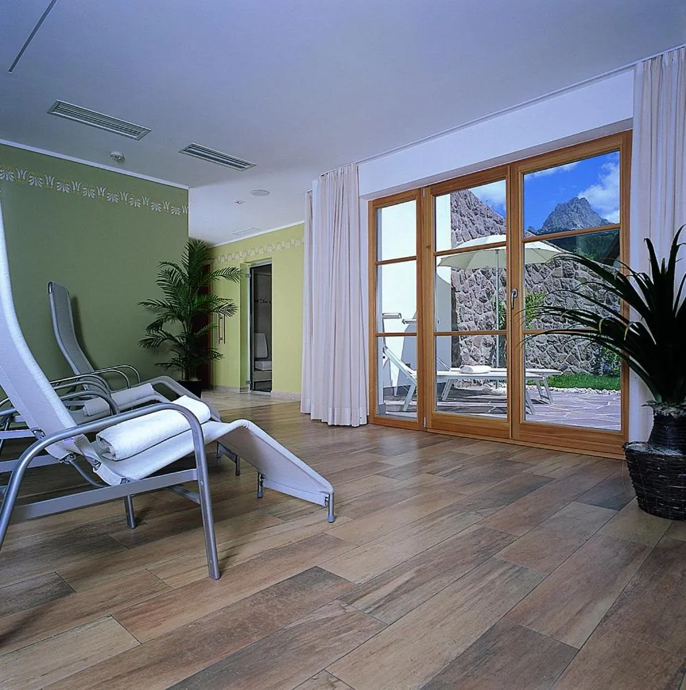 Spa and wellness centre/facilities in Apartments Restaurant Rusctlea