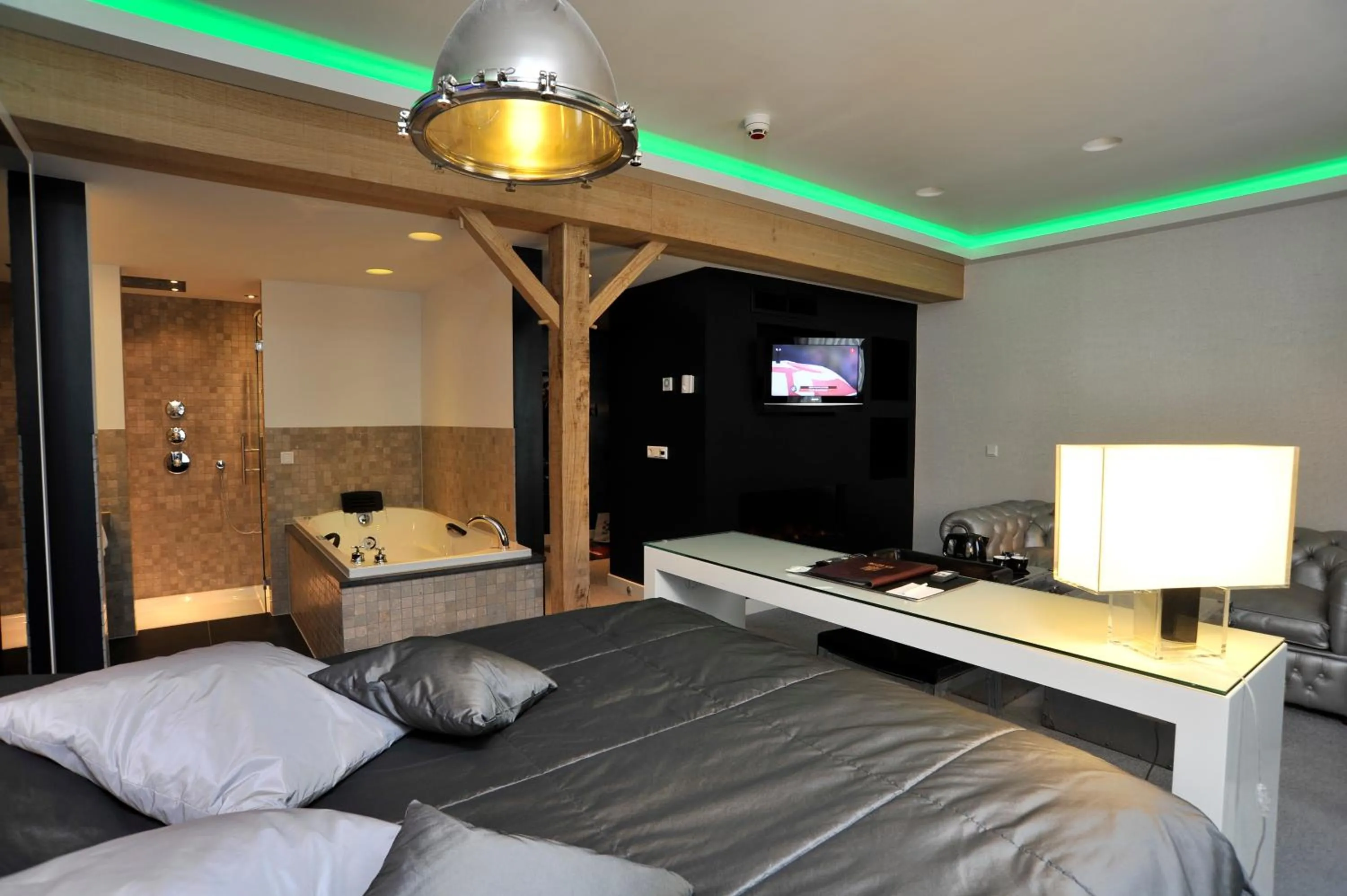 Bedroom, Bed in Villa Rubenshof