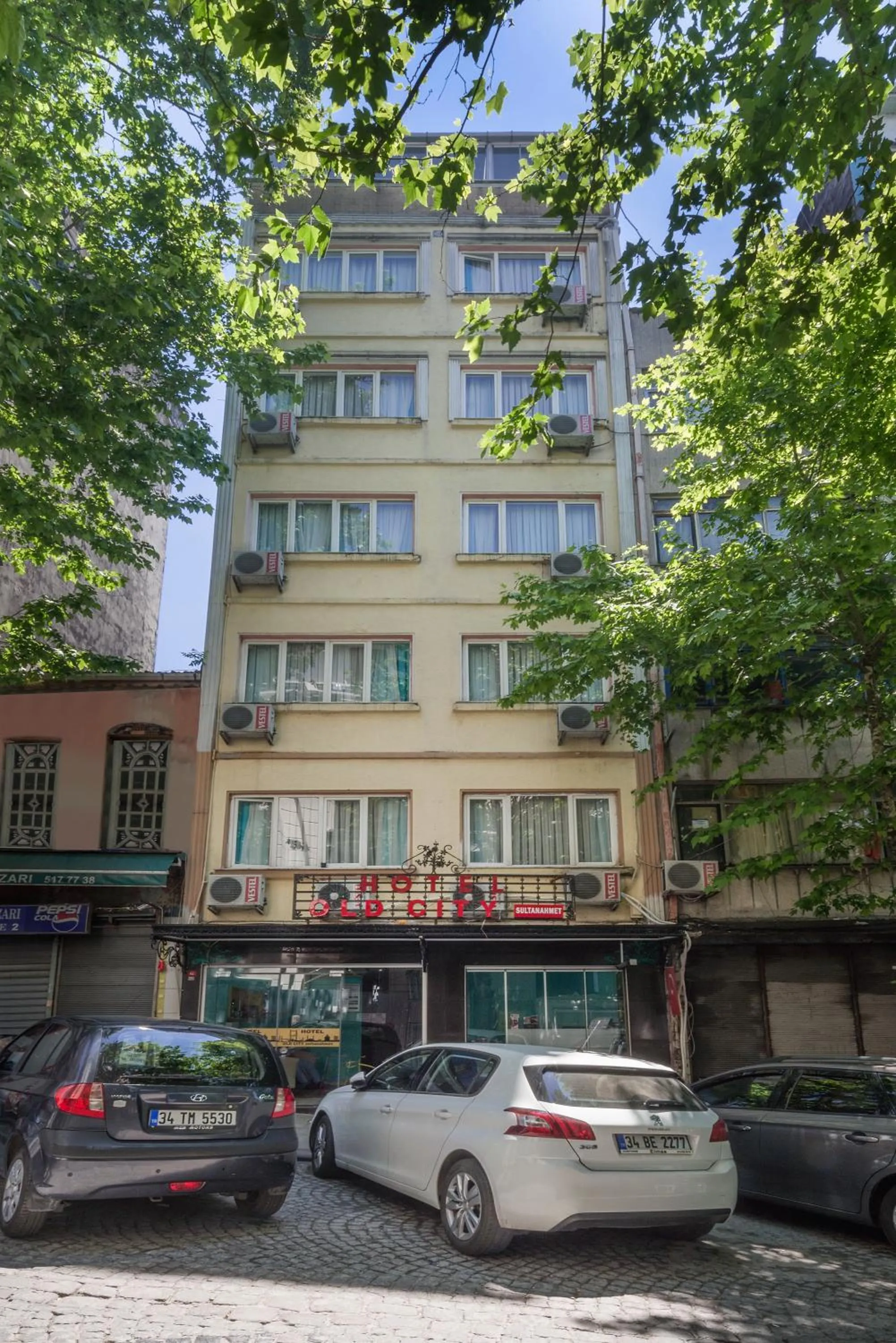 Property Building in Old City Park Hotel