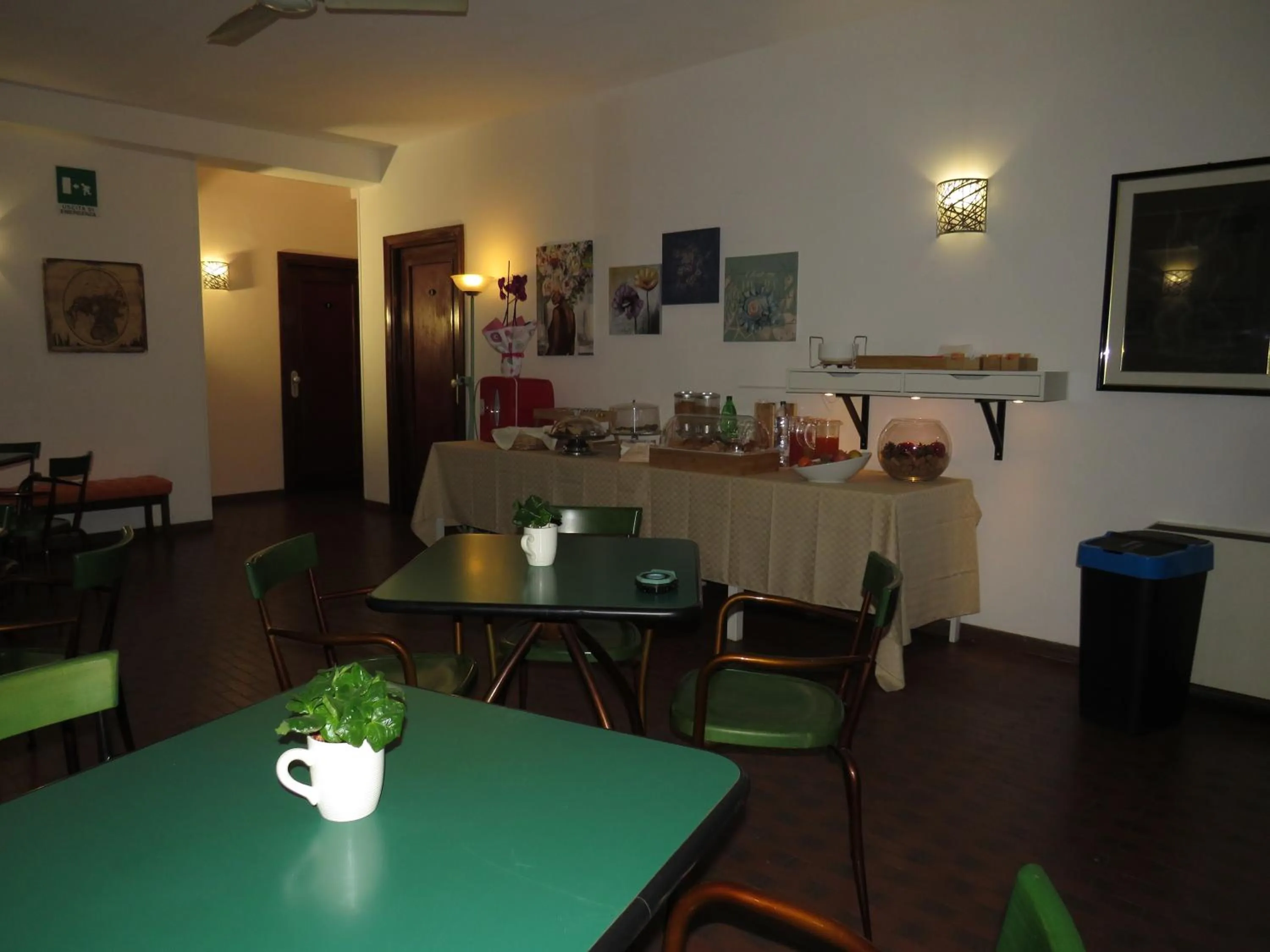 Restaurant/places to eat in Hotel San Michele