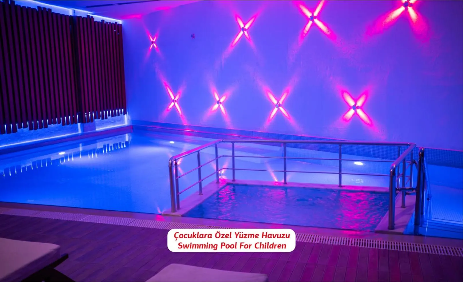 Swimming pool in Yalova Lova Hotel & SPA Yalova