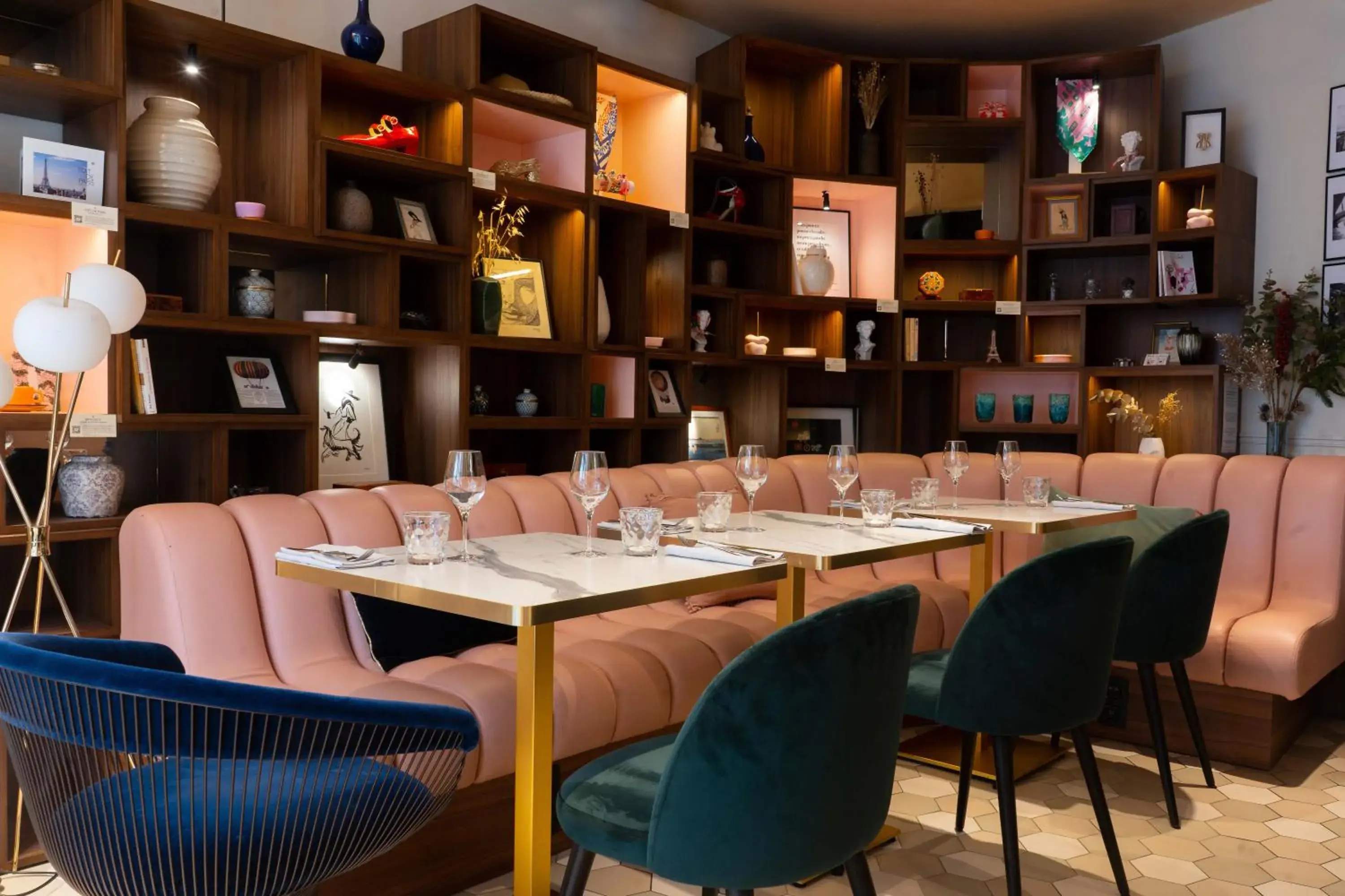 Restaurant/places to eat in Maison Mère Restaurant/places to eat in Maison Mère