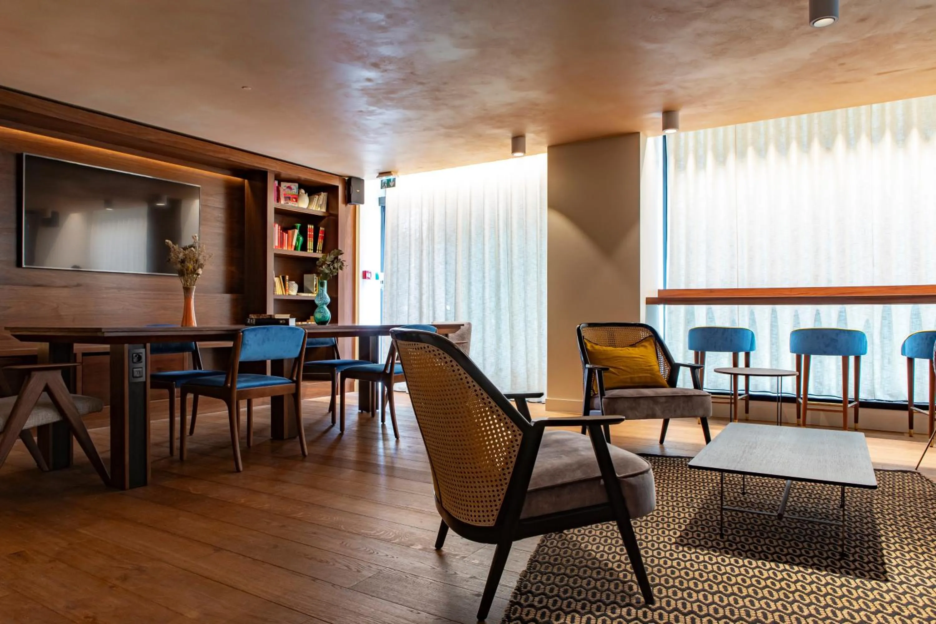 Communal lounge/ TV room in Maison Mère