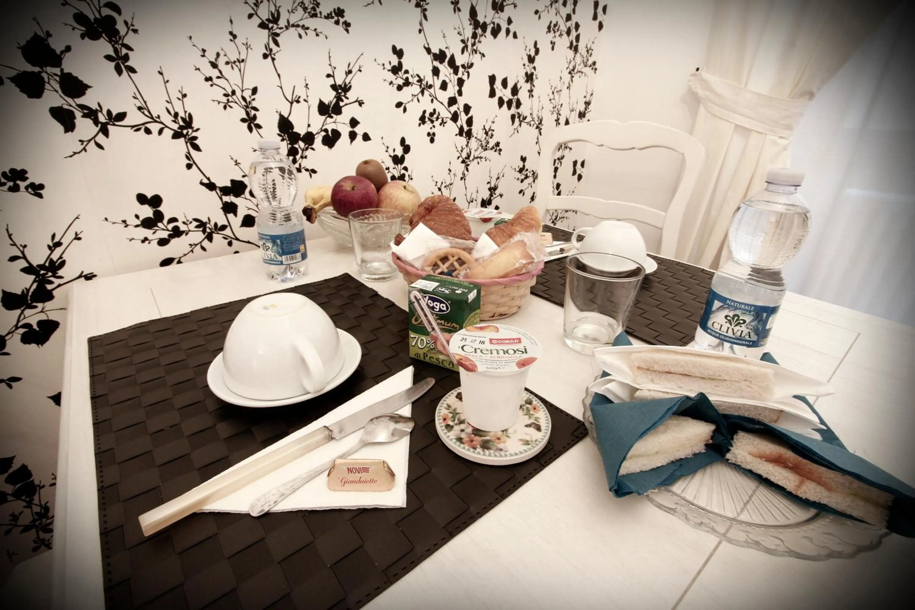 Italian breakfast in Domus Flaviae
