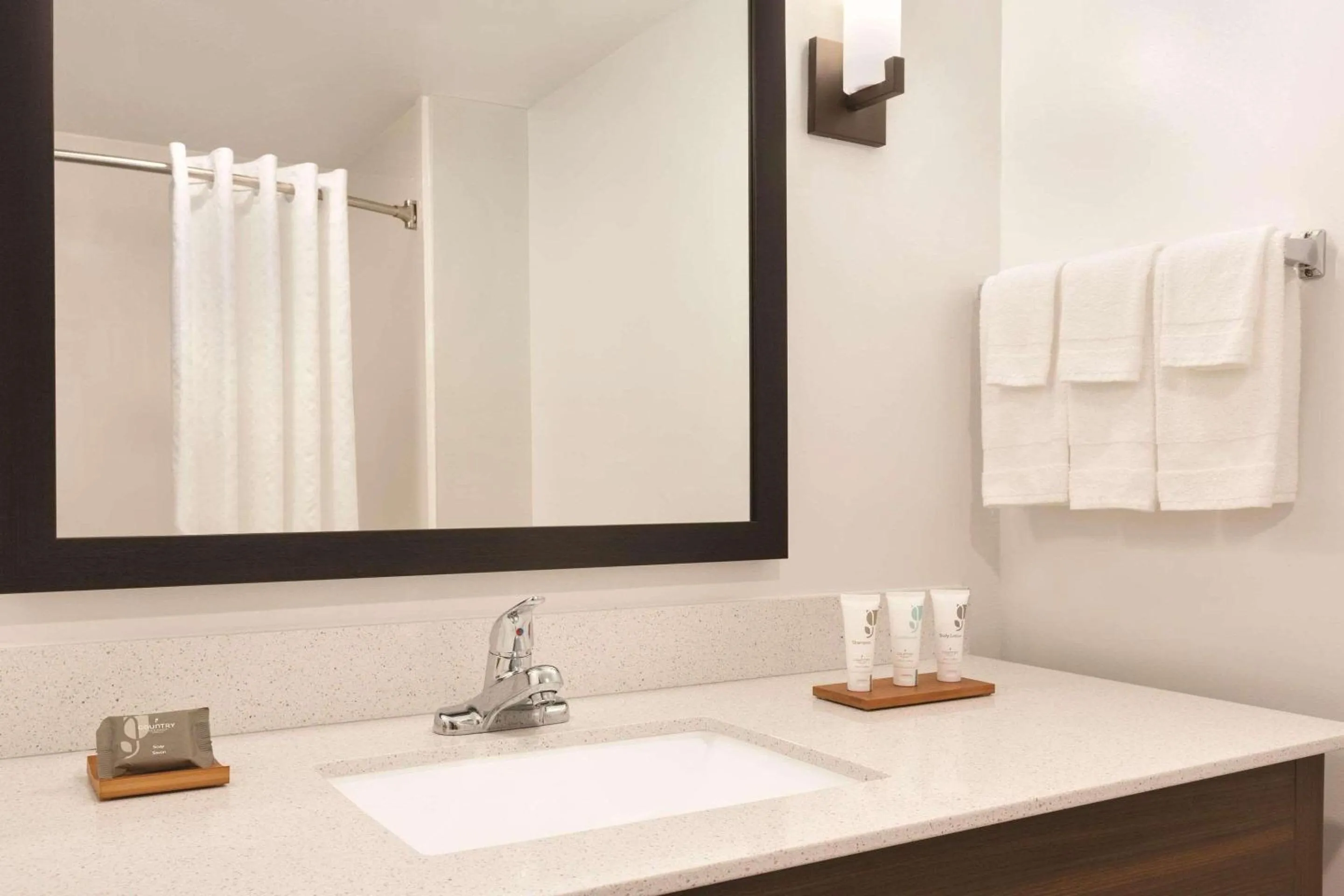 Bedroom in Country Inn & Suites by Radisson, Greensboro, NC