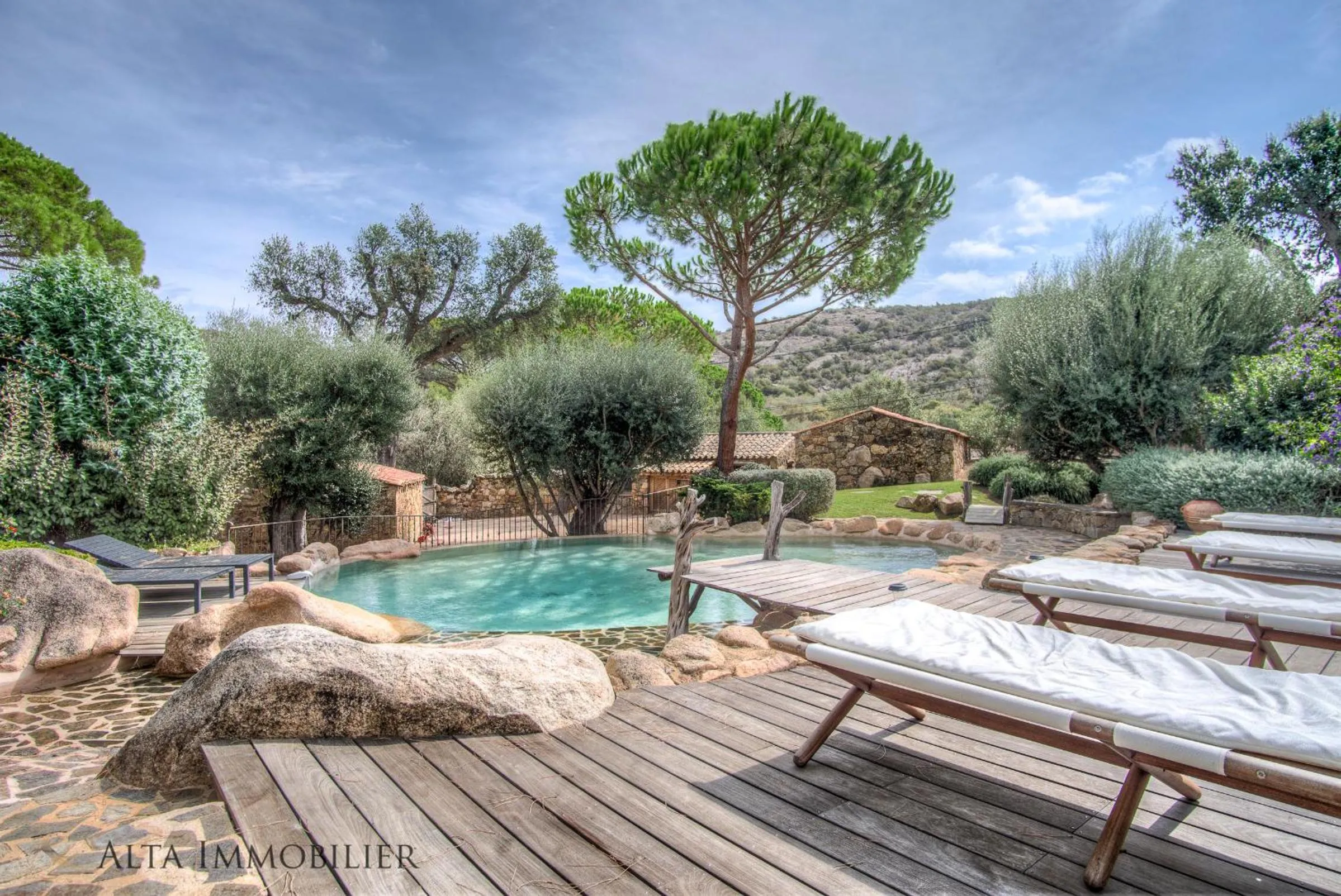 Pool view in Villa Serenita Pallombaggia