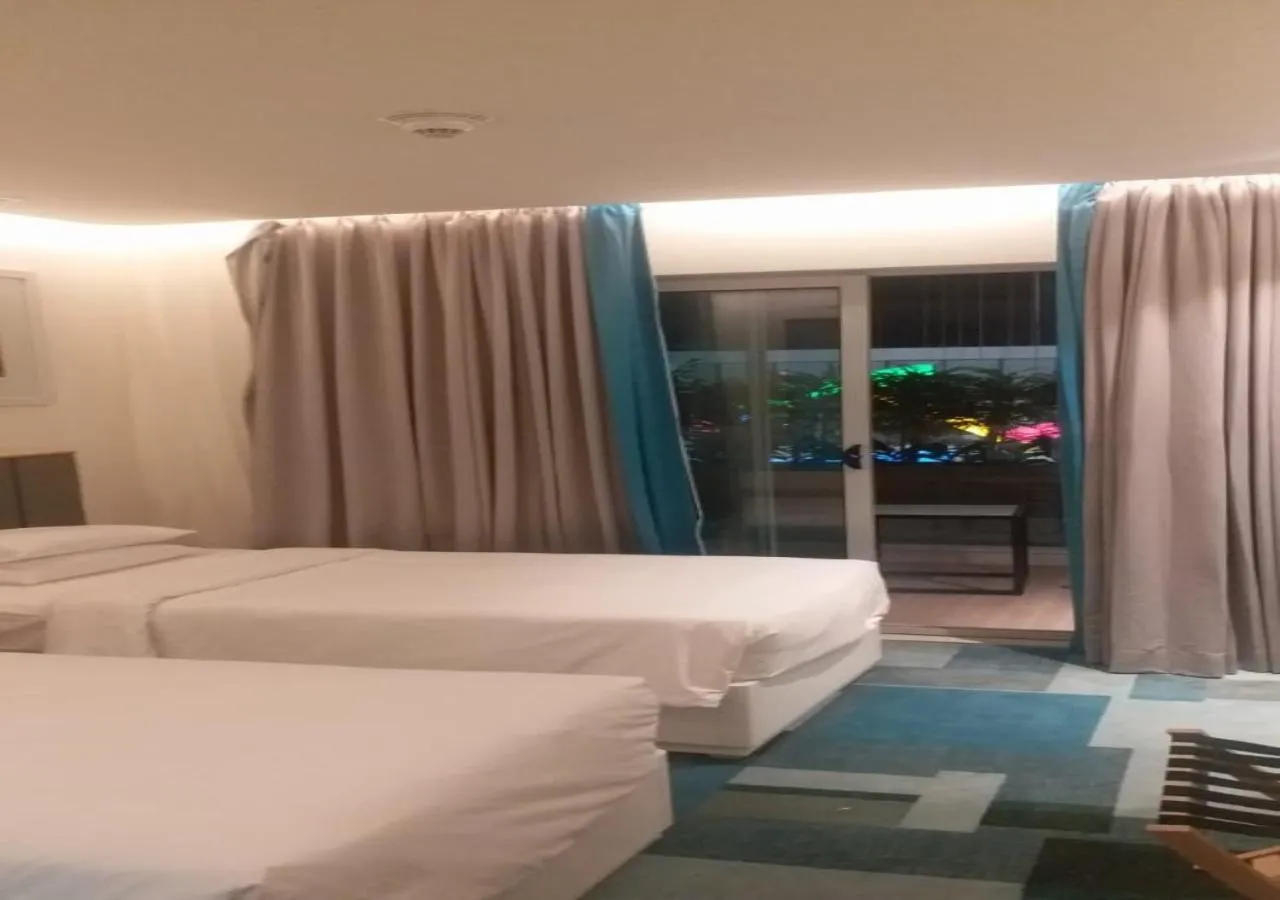 Balcony/Terrace, Bed in Holiday Inn Express & Suites Bengaluru Old Madras Road by IHG