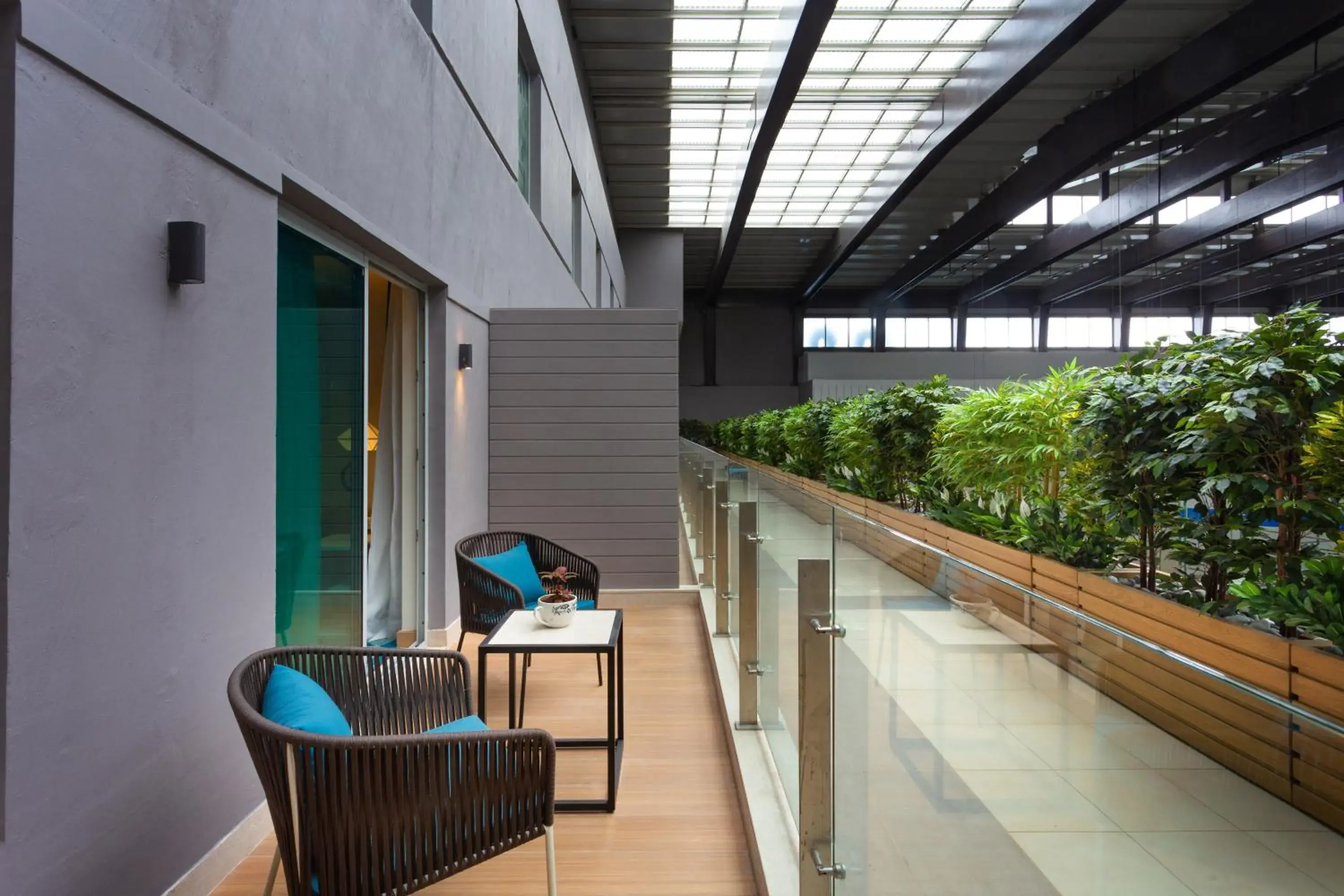 Standard Queen Room with Balcony - single occupancy in Holiday Inn Express & Suites Bengaluru Old Madras Road by IHG Standard Queen Room with Balcony - single occupancy in Holiday Inn Express & Suites Bengaluru Old Madras Road by IHG