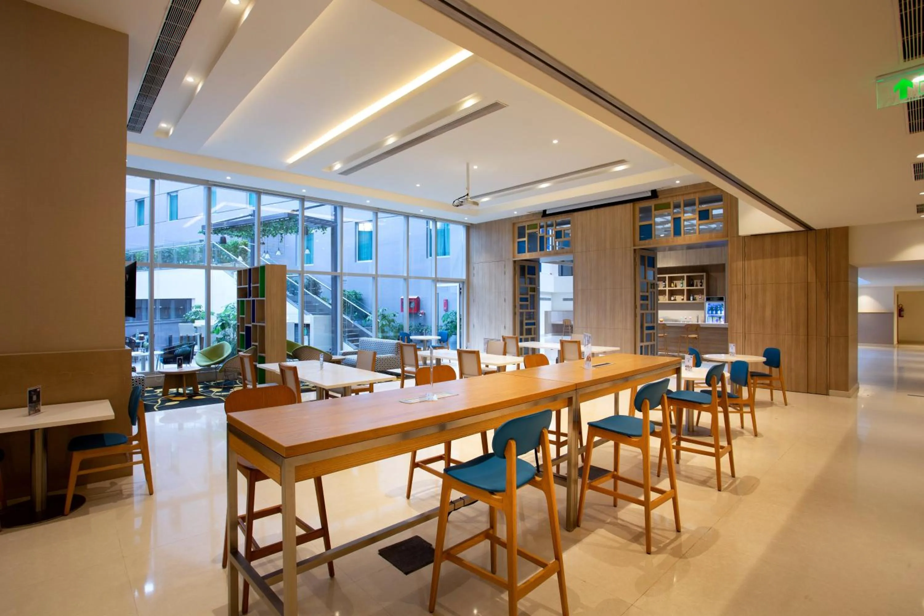 Breakfast in Holiday Inn Express & Suites Bengaluru Old Madras Road by IHG