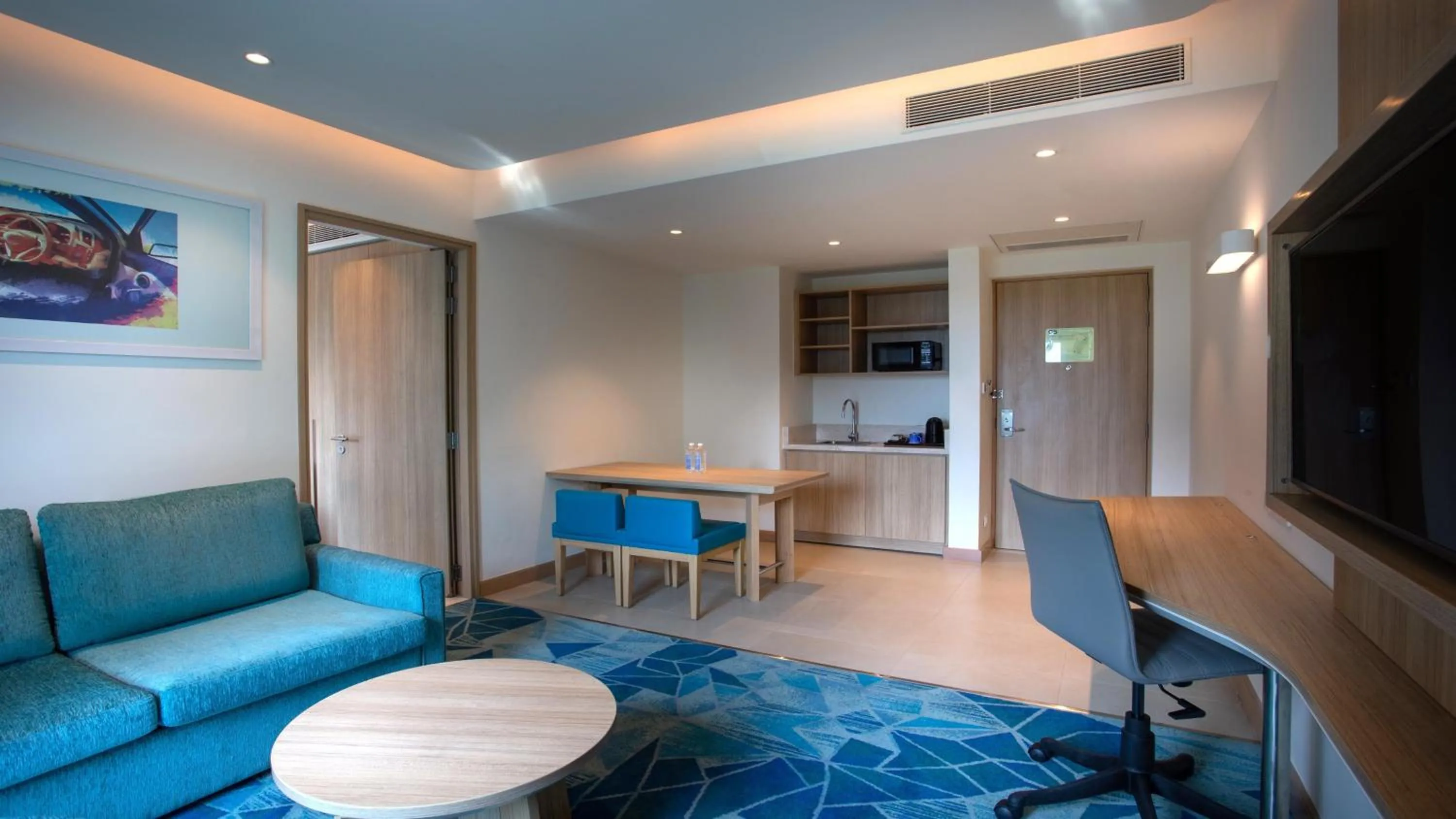 Photo of the whole room in Holiday Inn Express & Suites Bengaluru Old Madras Road by IHG