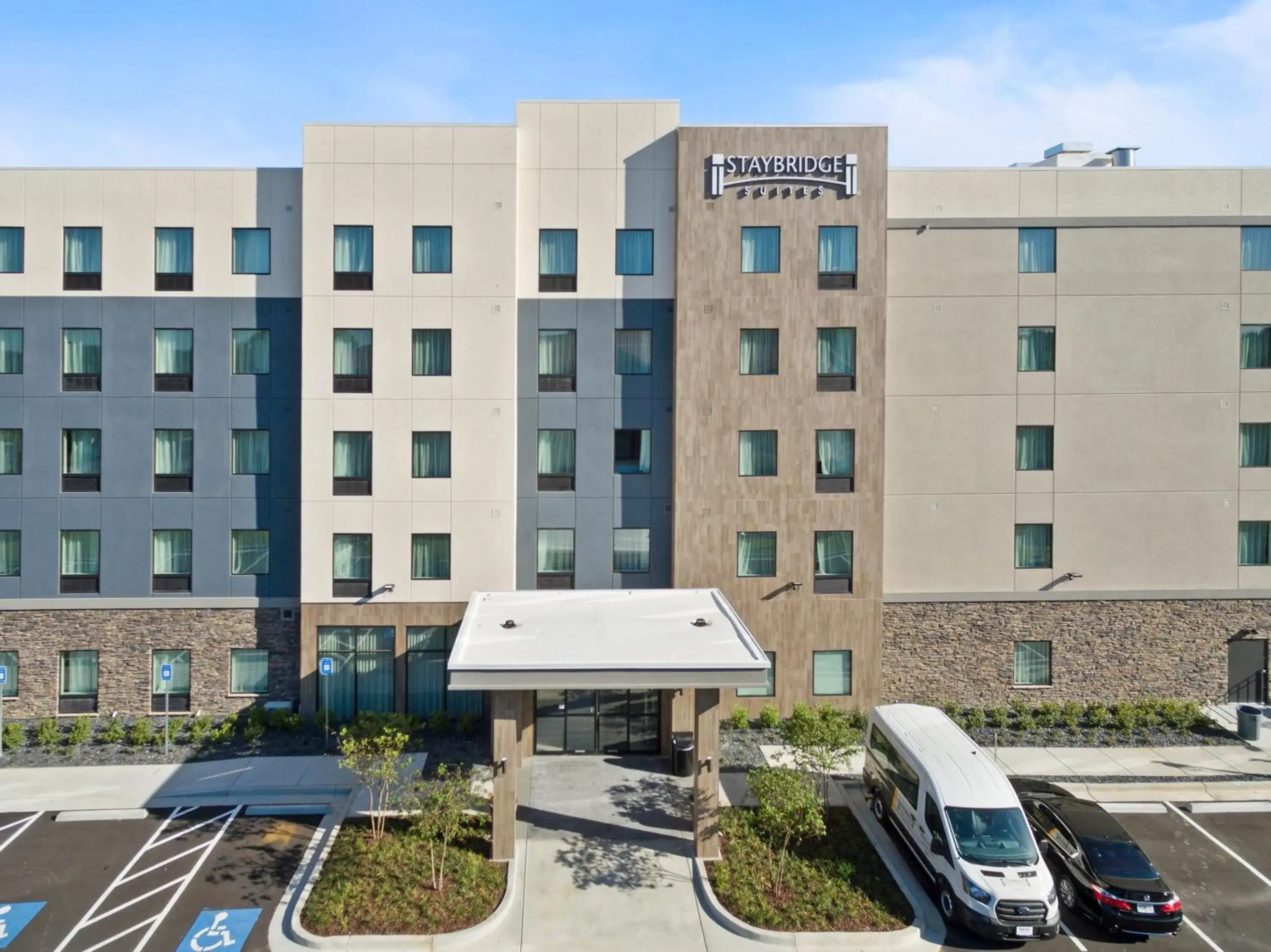 Property building in Staybridge Suites - Atlanta NE - Duluth by IHG Property building in Staybridge Suites - Atlanta NE - Duluth by IHG