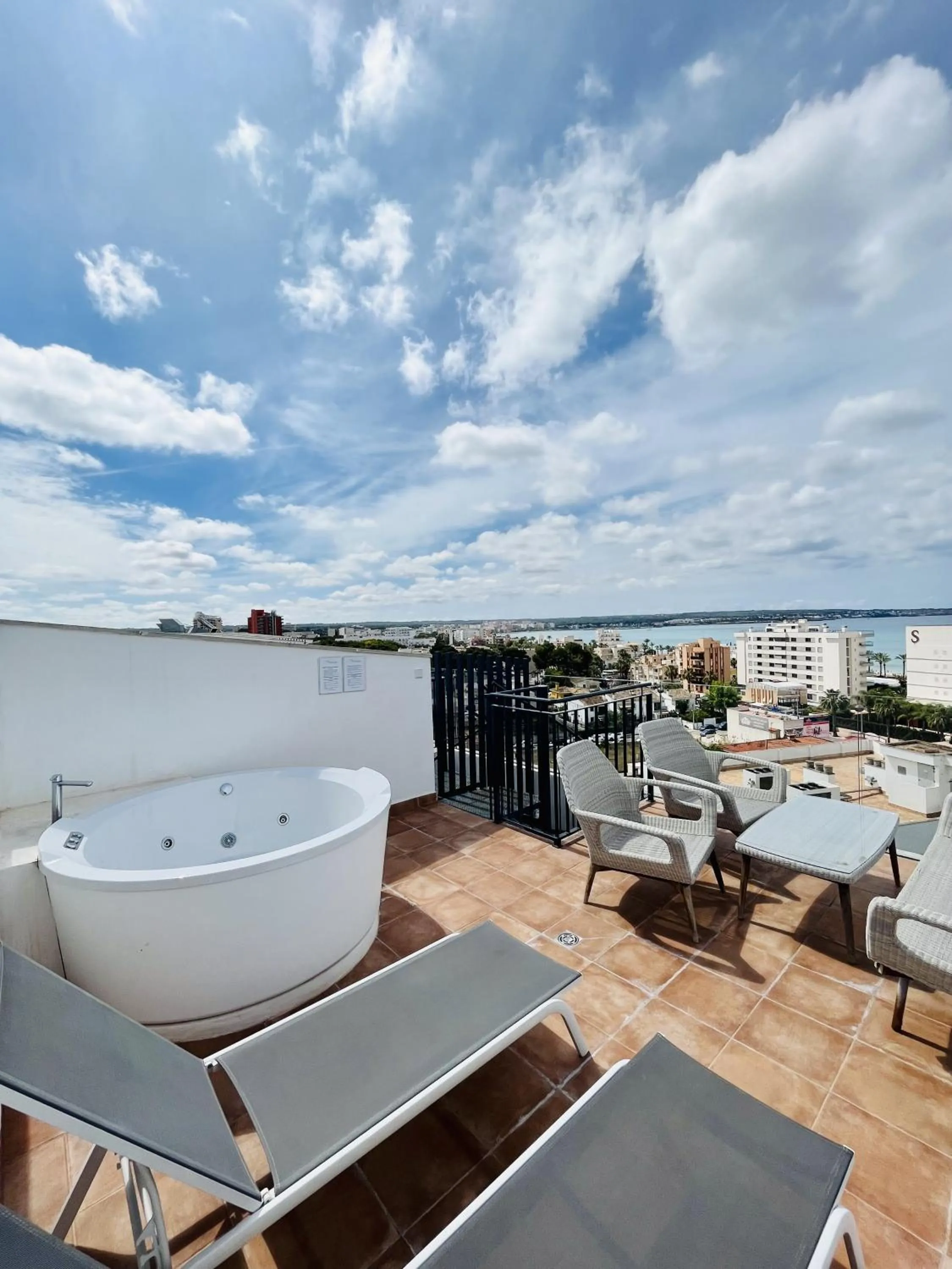 Hot Tub in Hotel Principe Wellness&Spa