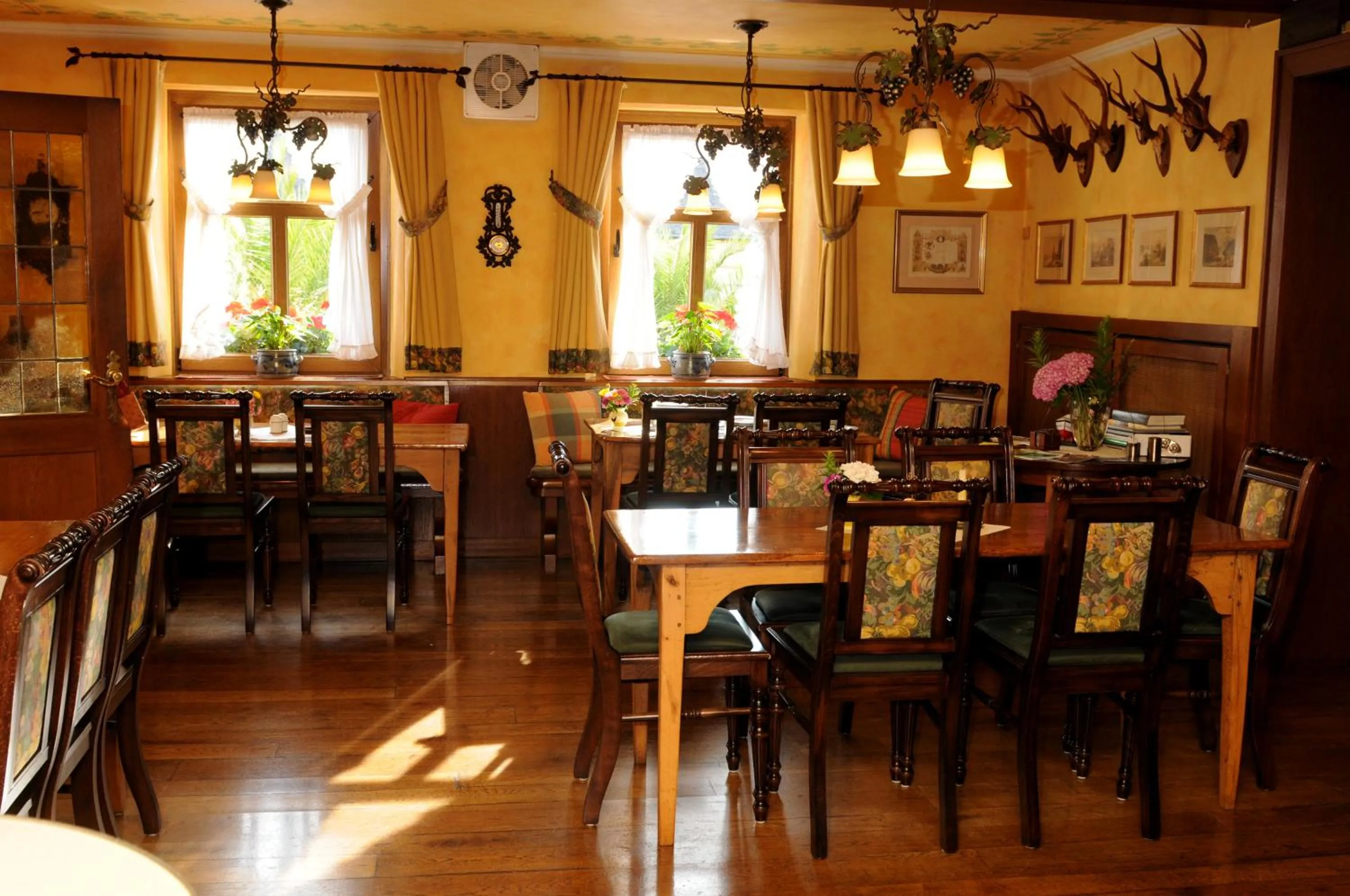 Restaurant/places to eat in Gasthaus Weingut Stahl